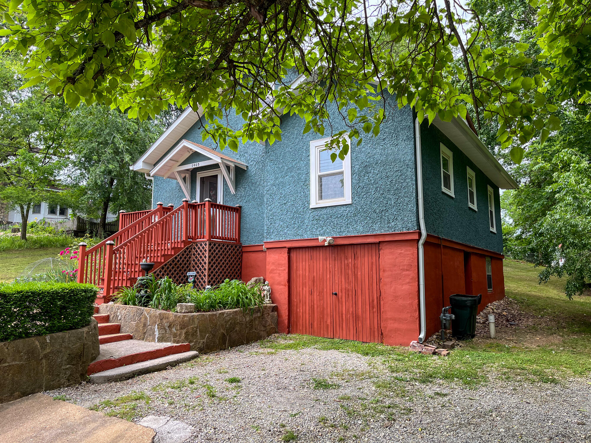 1025 Woodland Avenue Property Photo 2