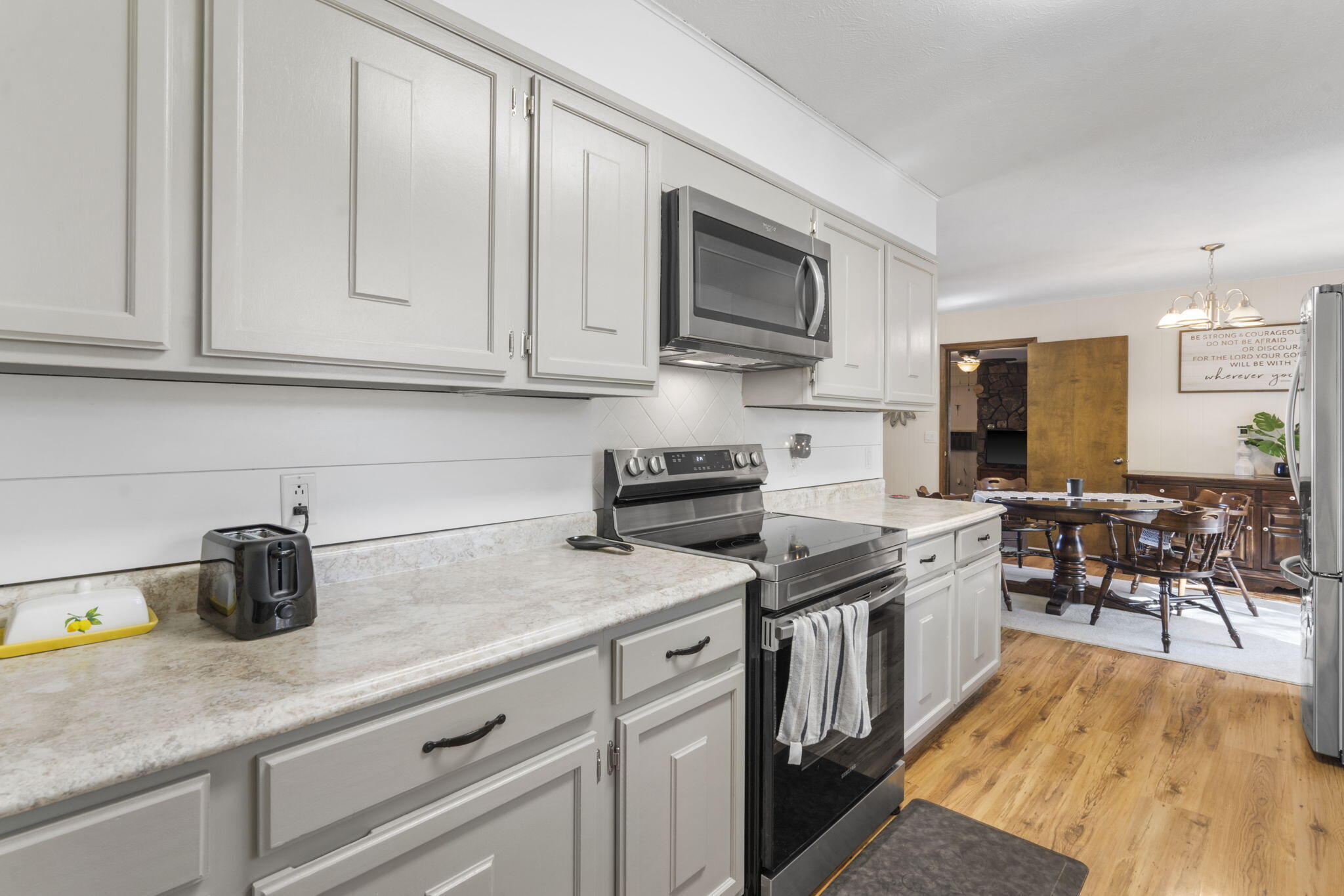 225 Elim Street Property Photo 9