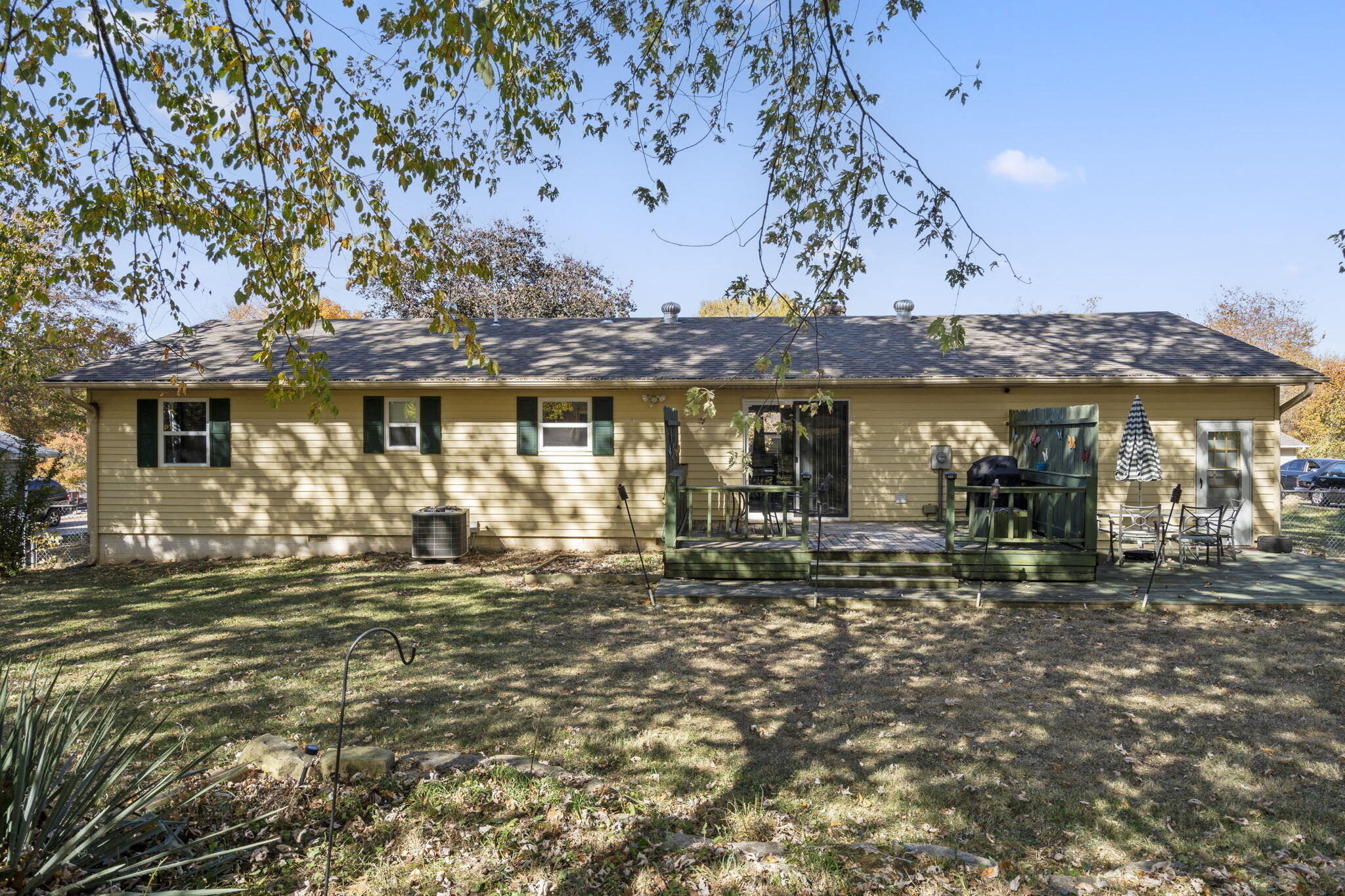 225 Elim Street Property Photo 35