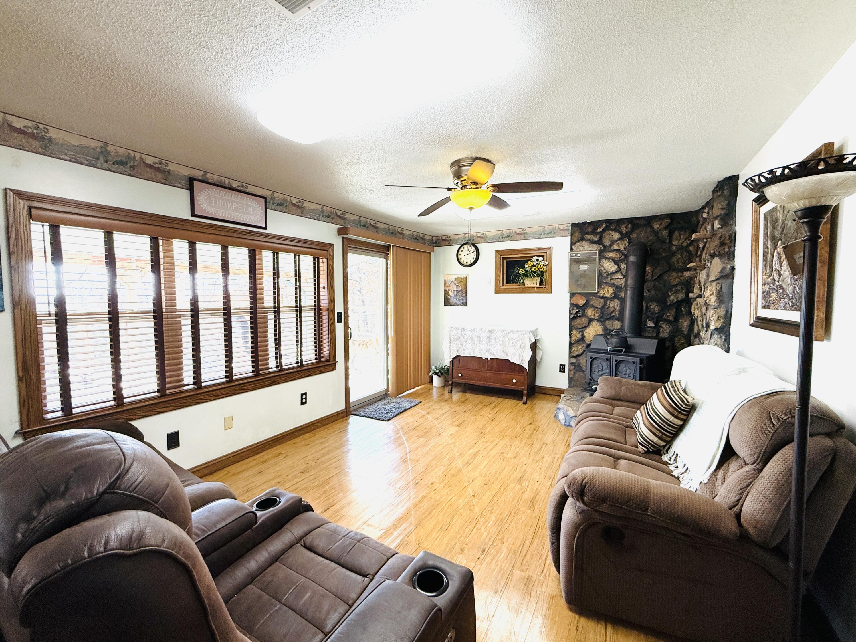 13060 Highway Ee Property Photo 4