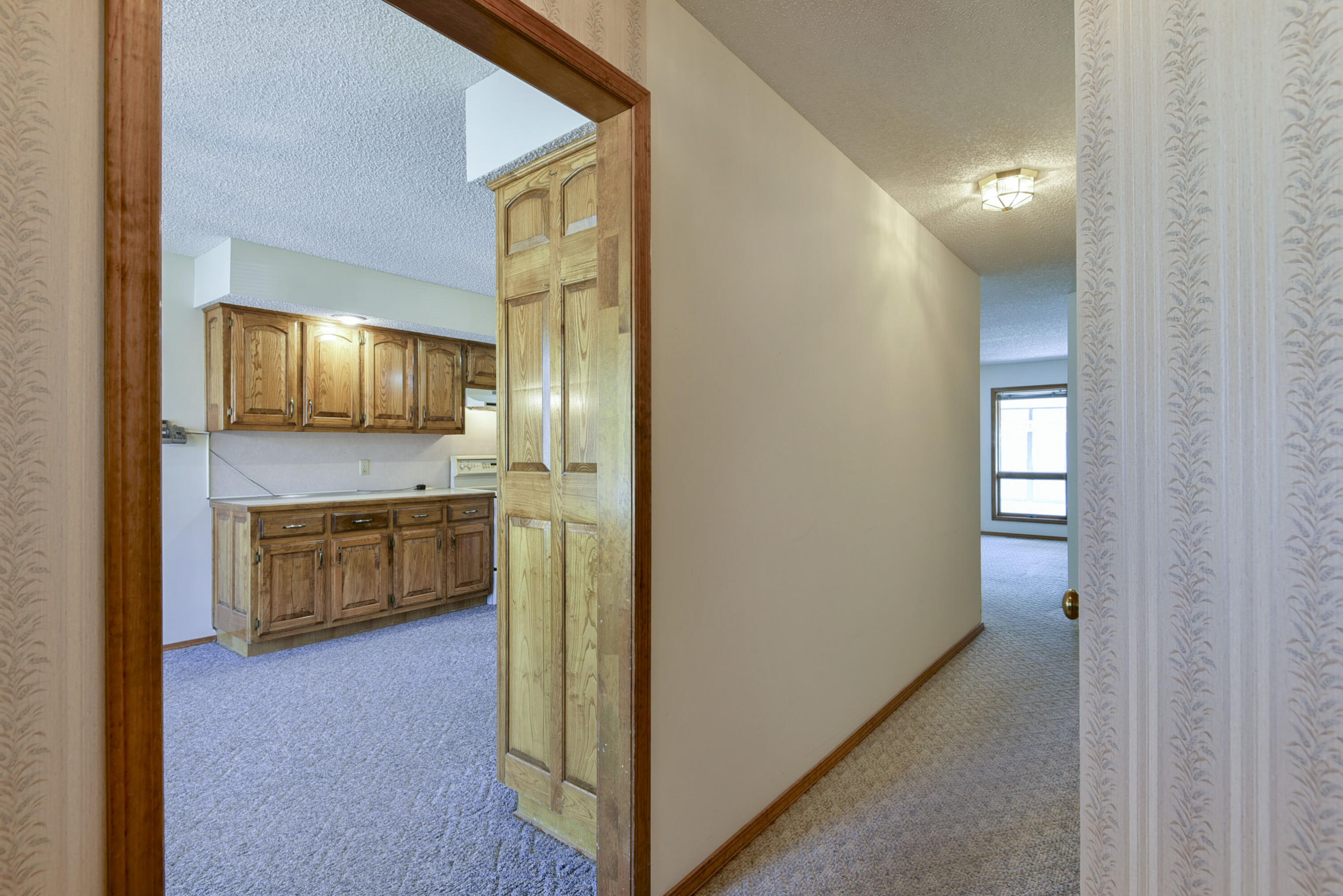 1462 East Powell Street Property Photo 2