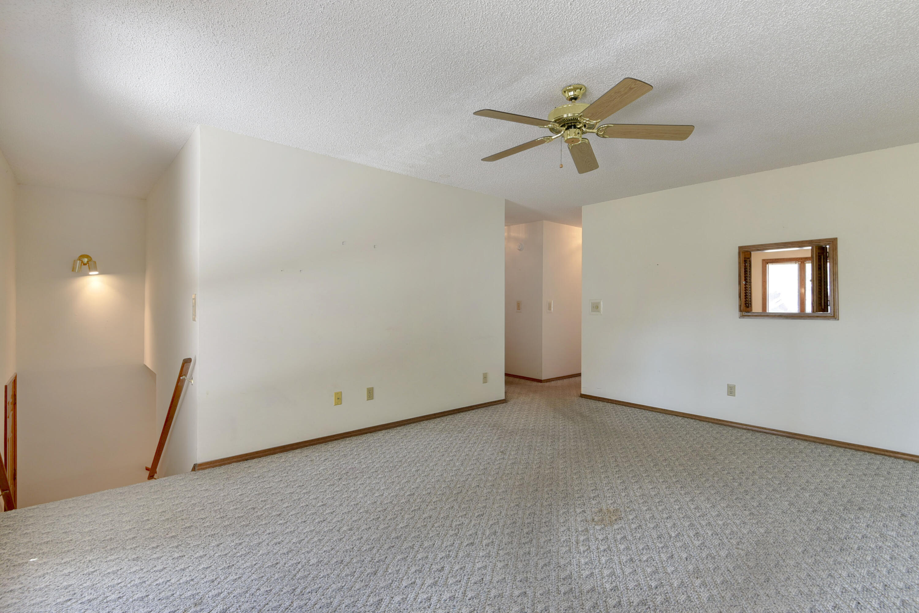 1462 East Powell Street Property Photo 10