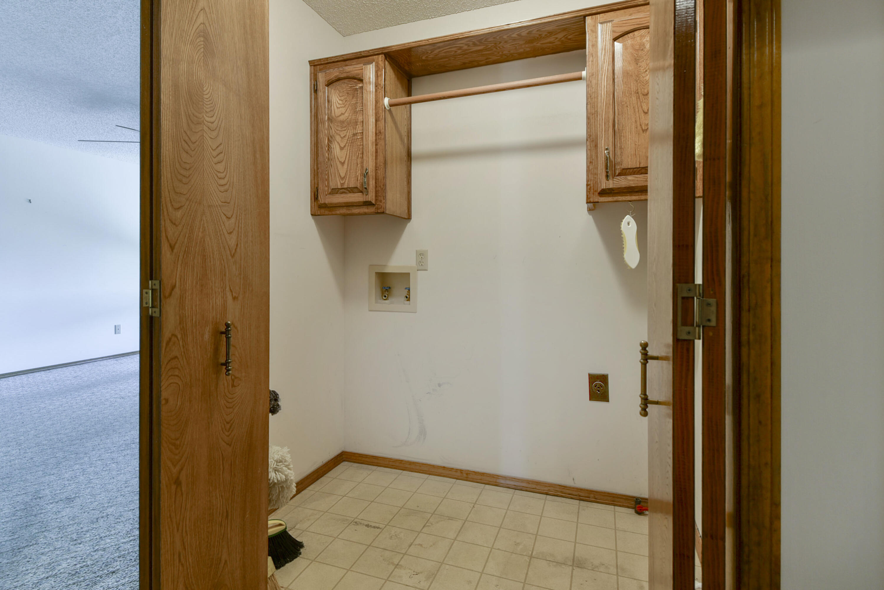 1462 East Powell Street Property Photo 14