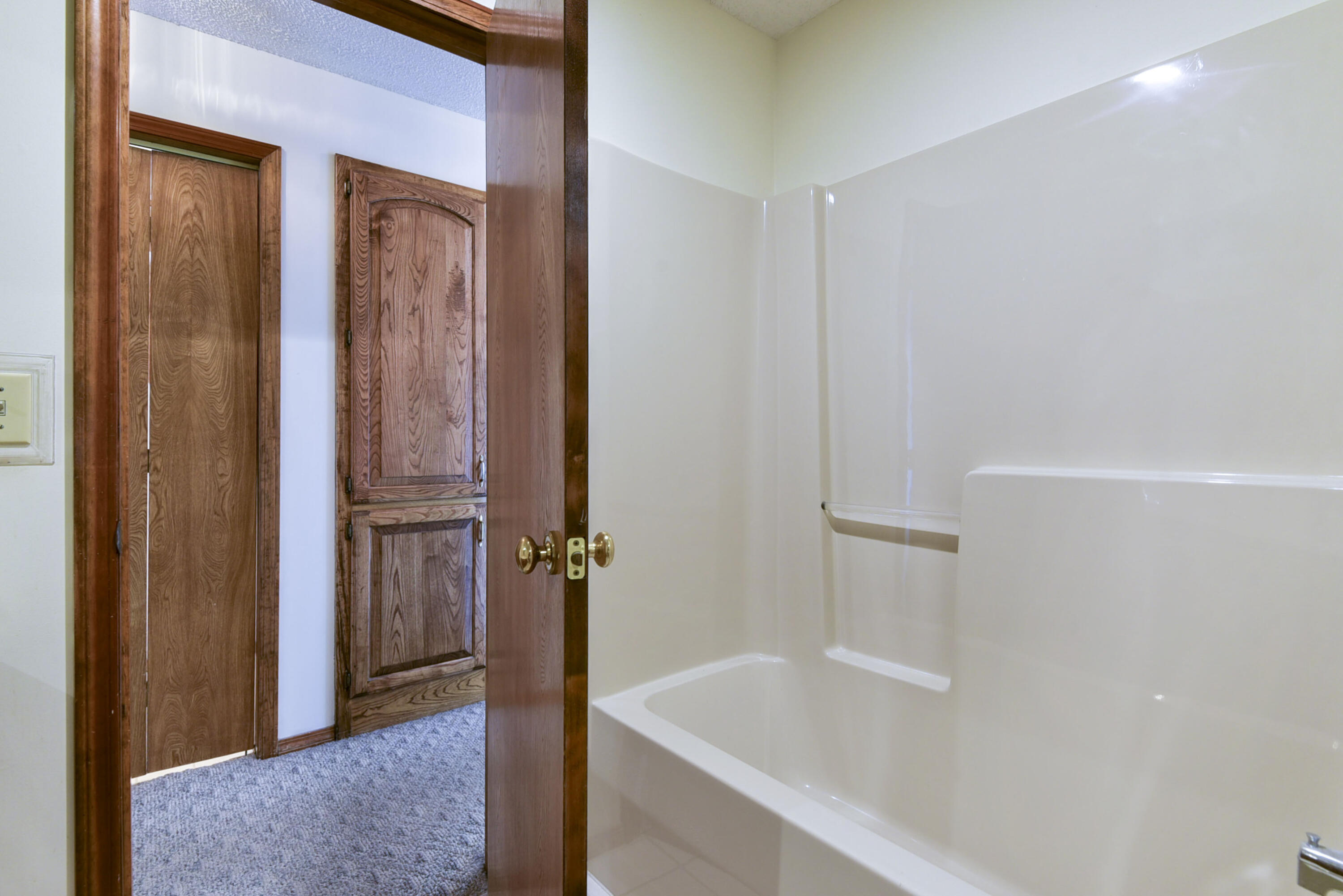 1462 East Powell Street Property Photo 16