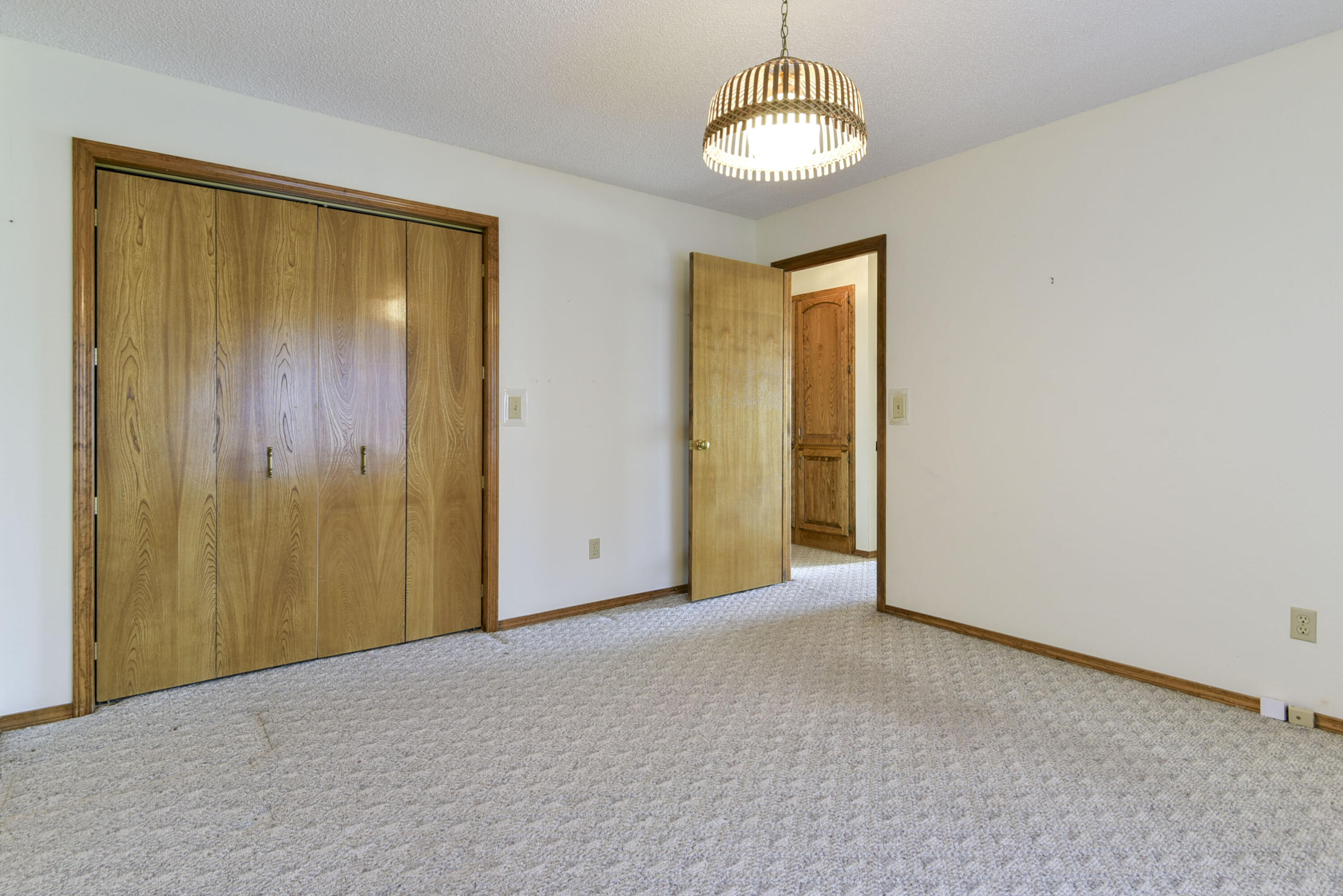 1462 East Powell Street Property Photo 18