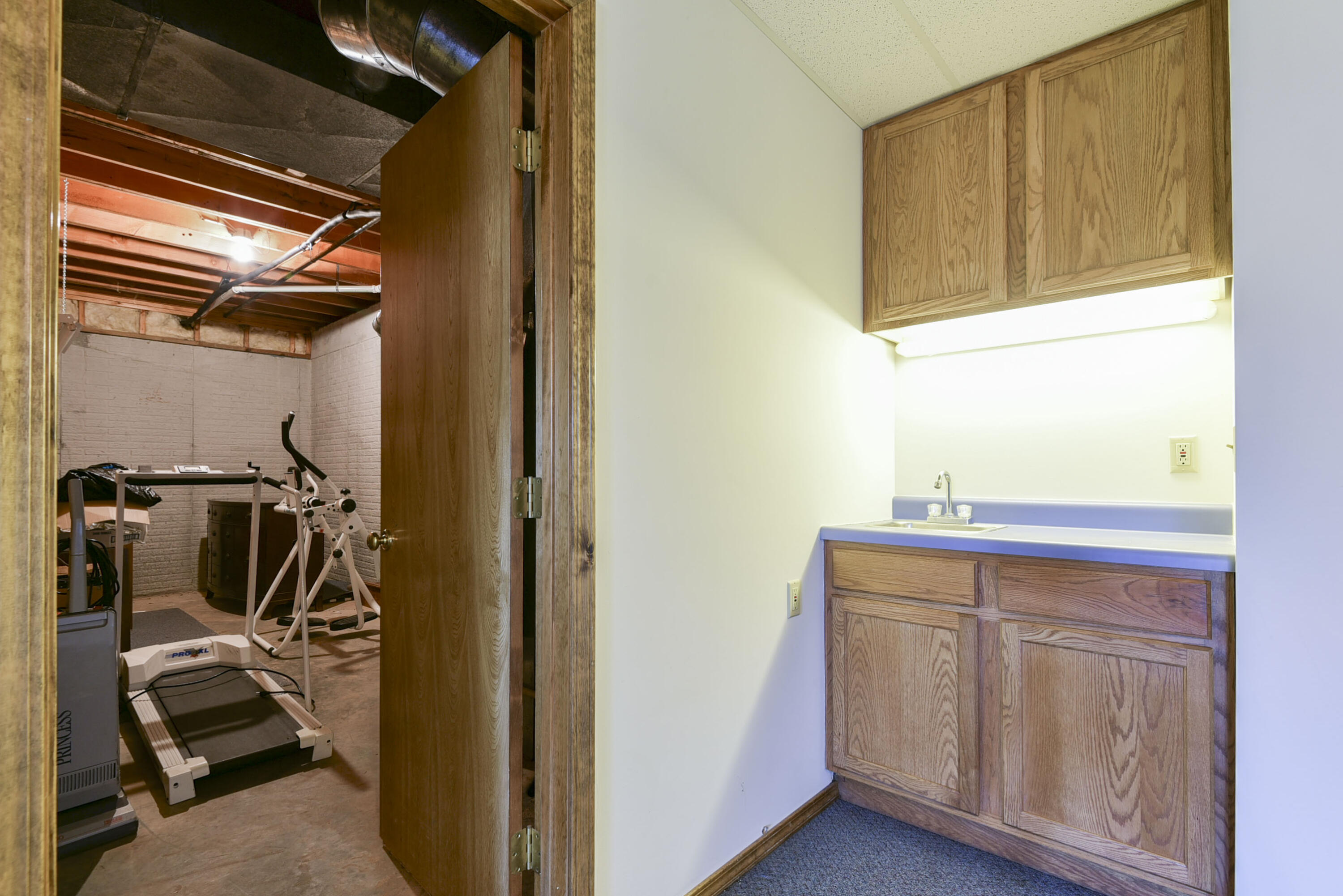 1462 East Powell Street Property Photo 30