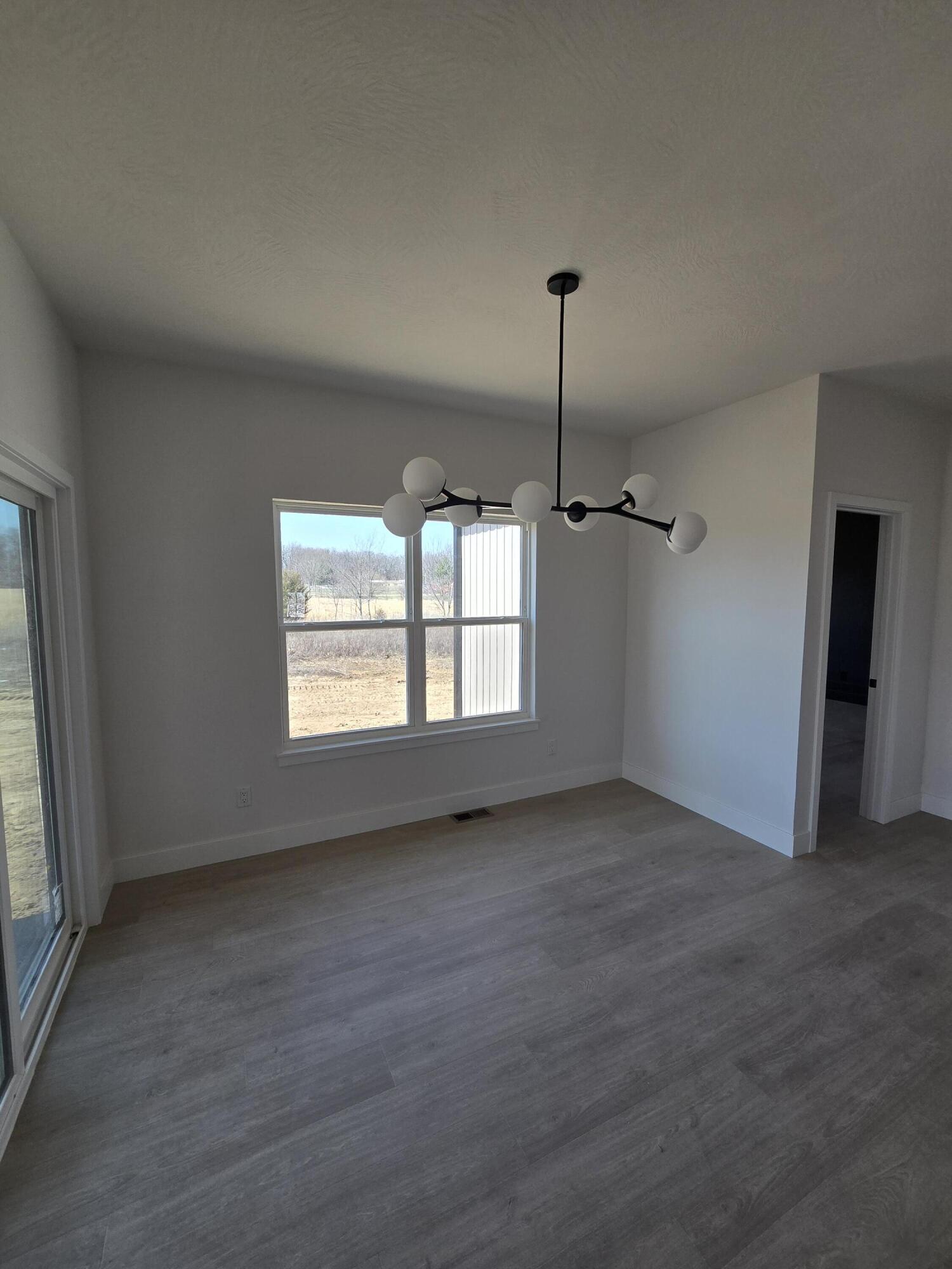 701 North Acacia Avenue Property Photo 8