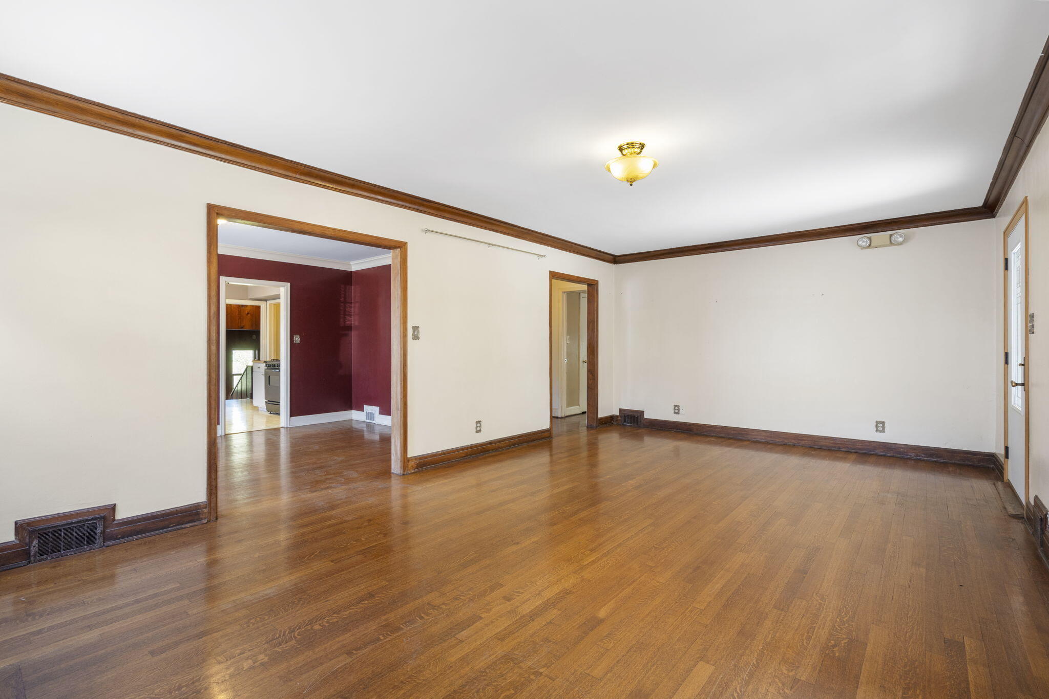1351 East Elm Street Property Photo 6