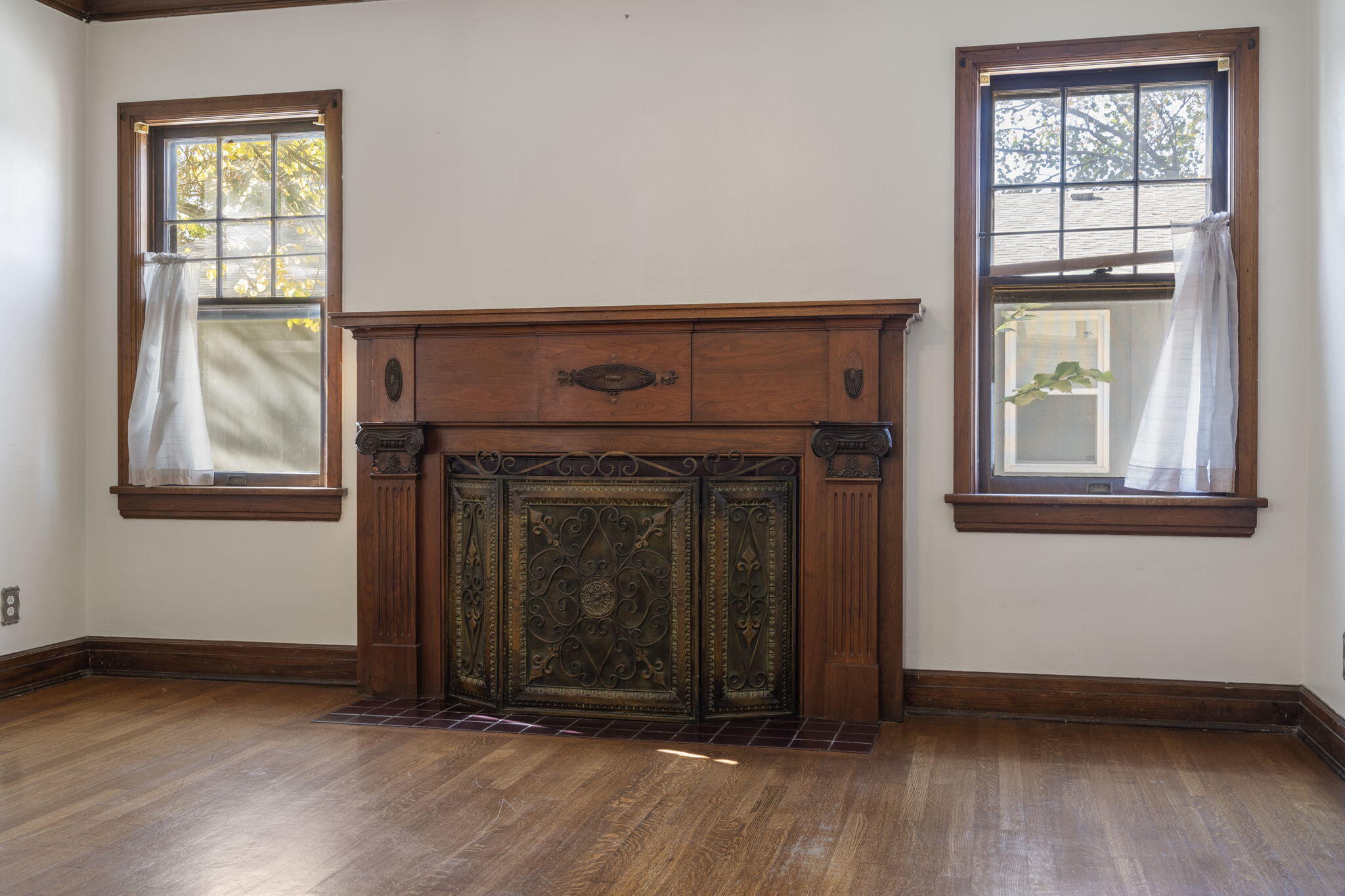 1351 East Elm Street Property Photo 8