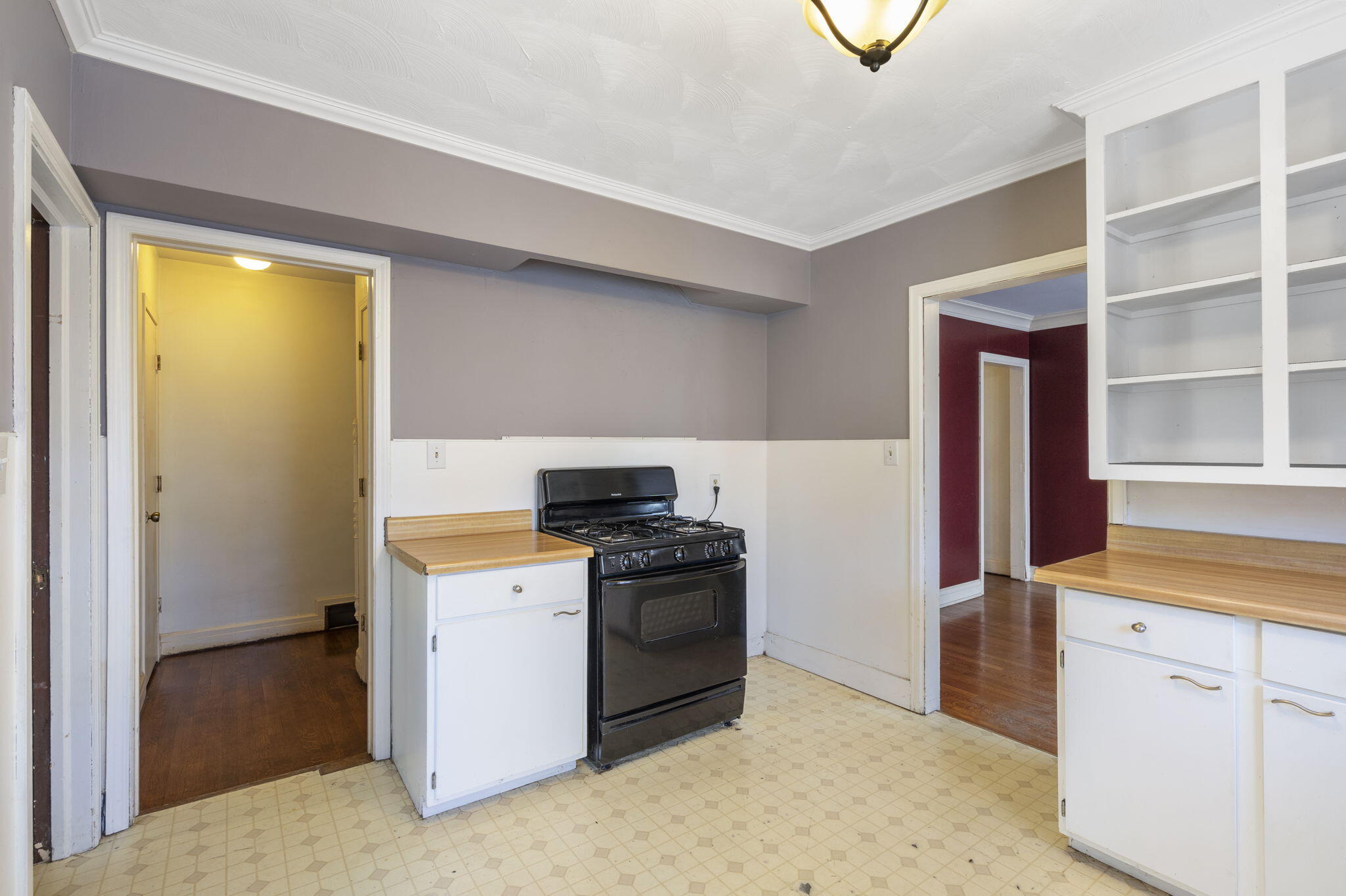 1351 East Elm Street Property Photo 10