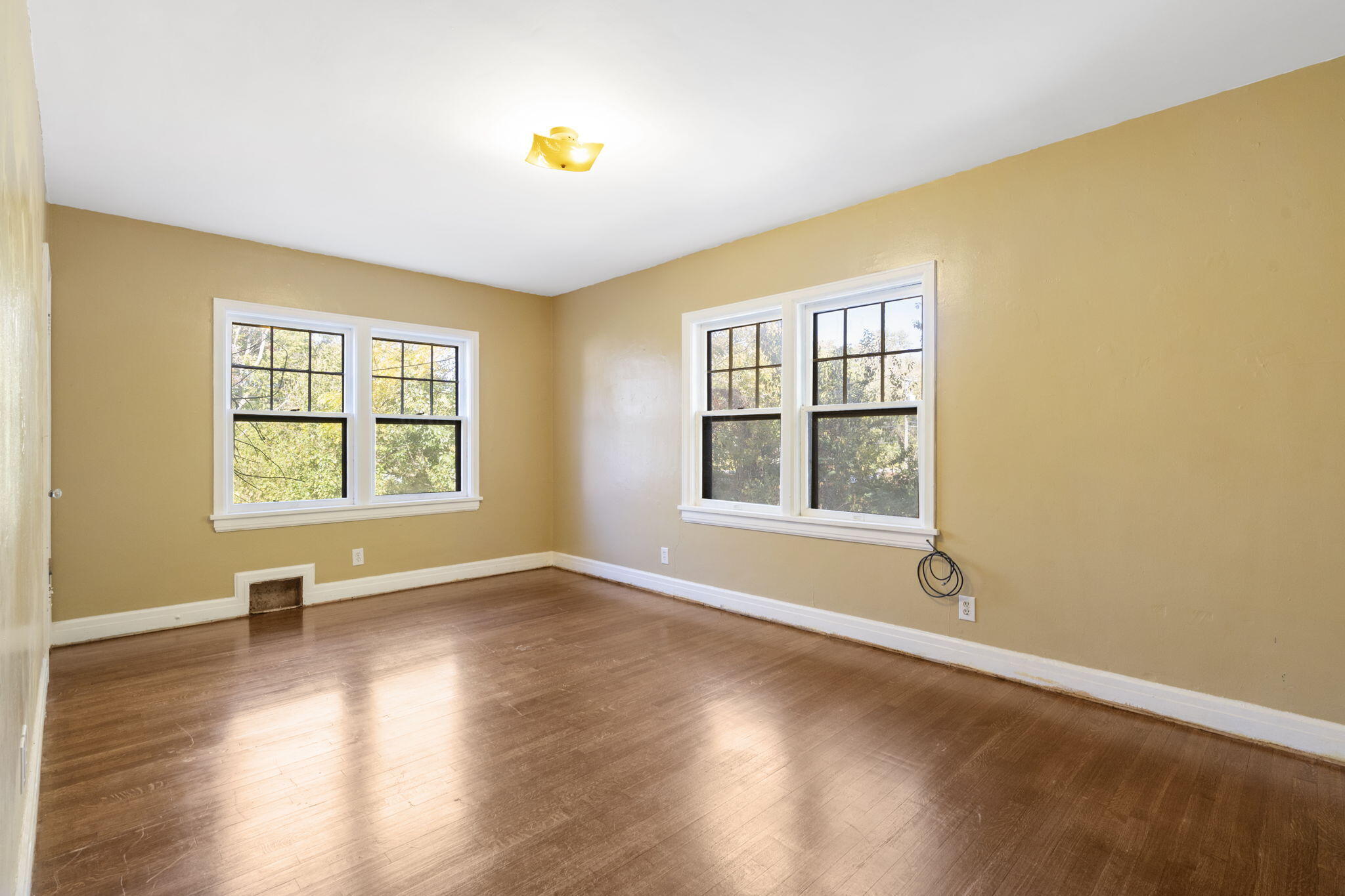 1351 East Elm Street Property Photo 16