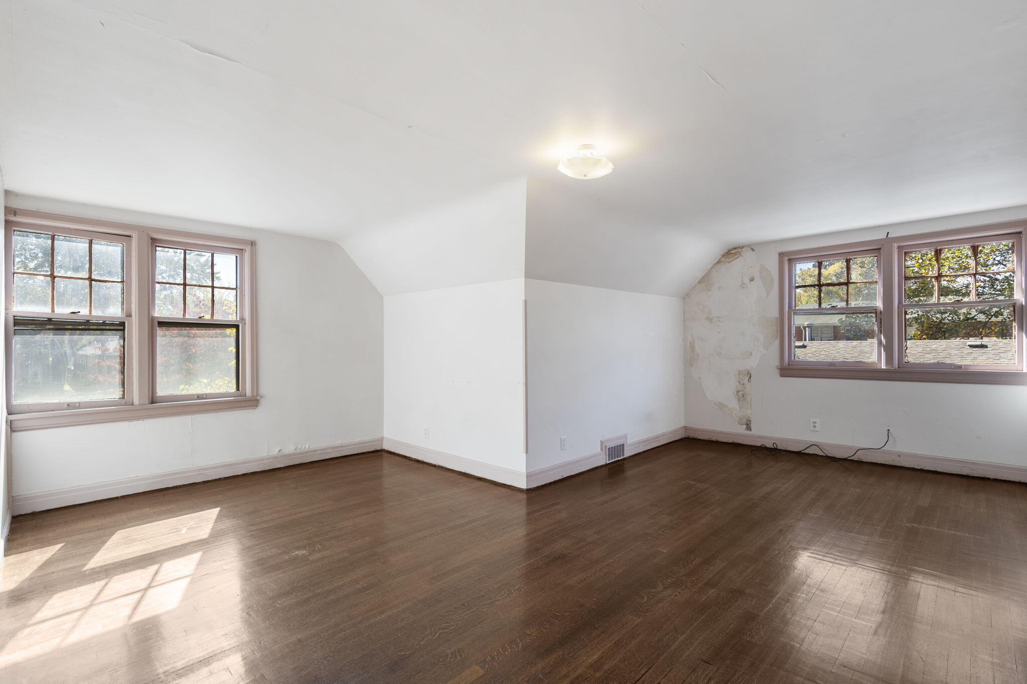 1351 East Elm Street Property Photo 19