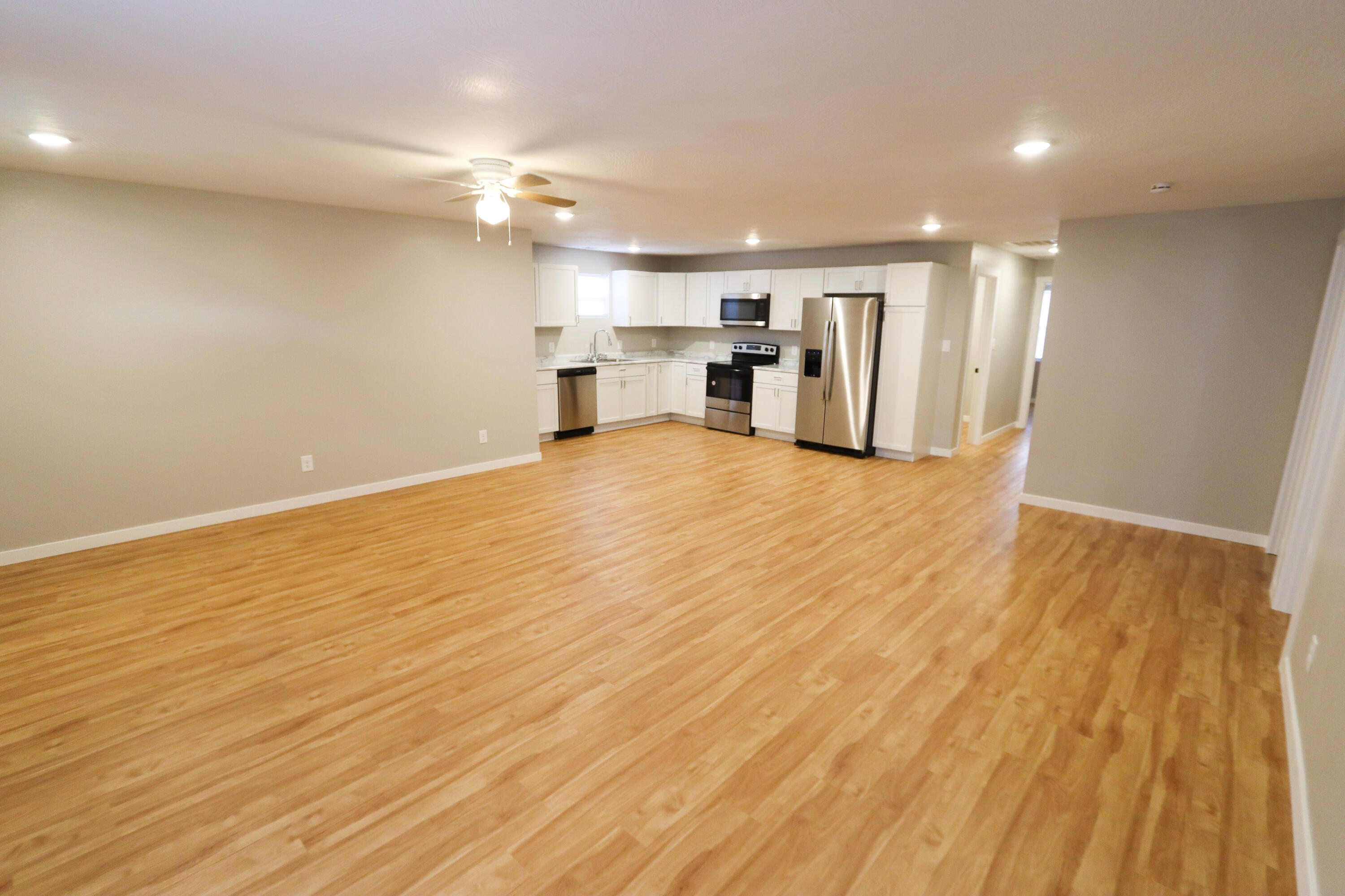118 North Elgin Avenue Property Photo 5