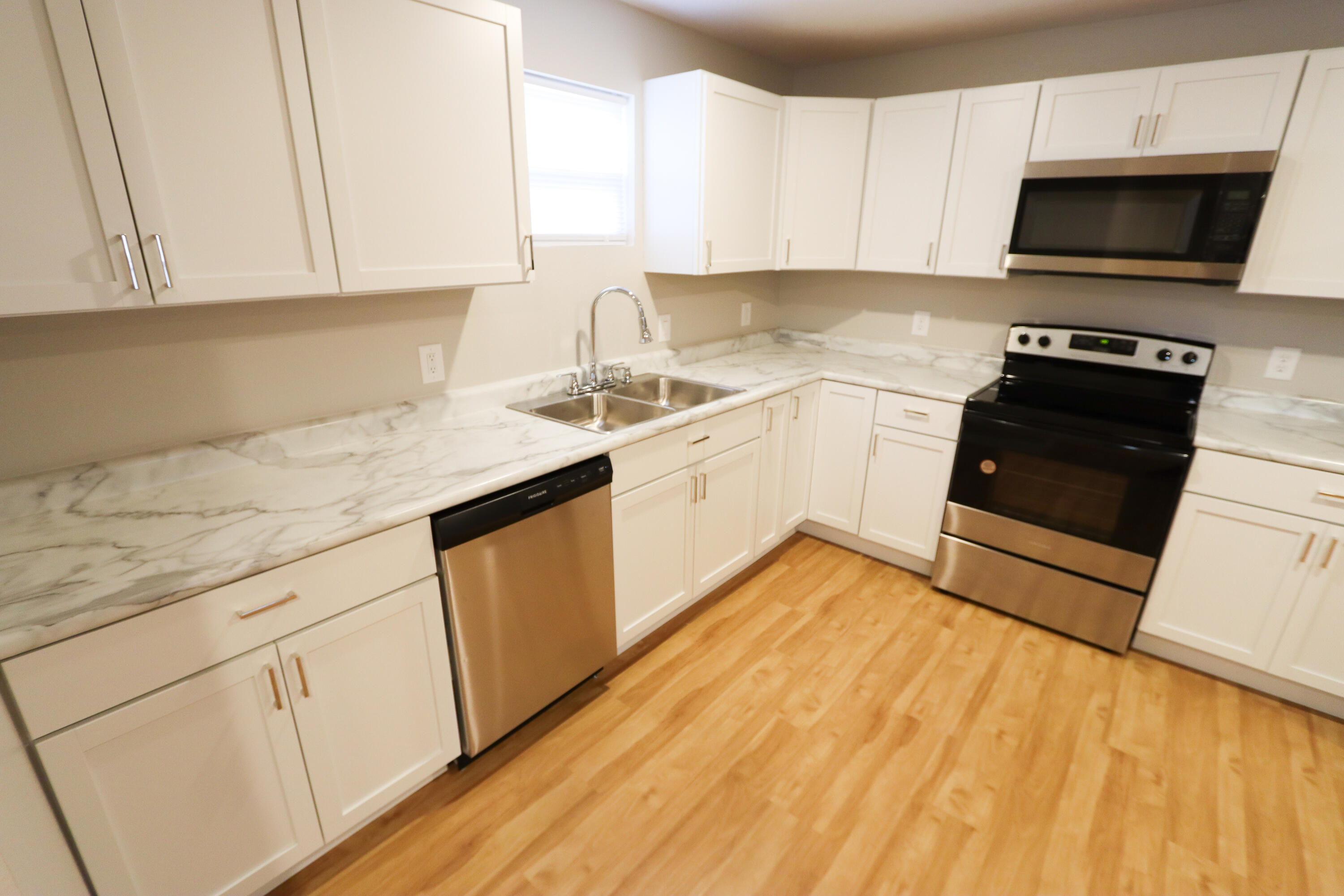 118 North Elgin Avenue Property Photo 7