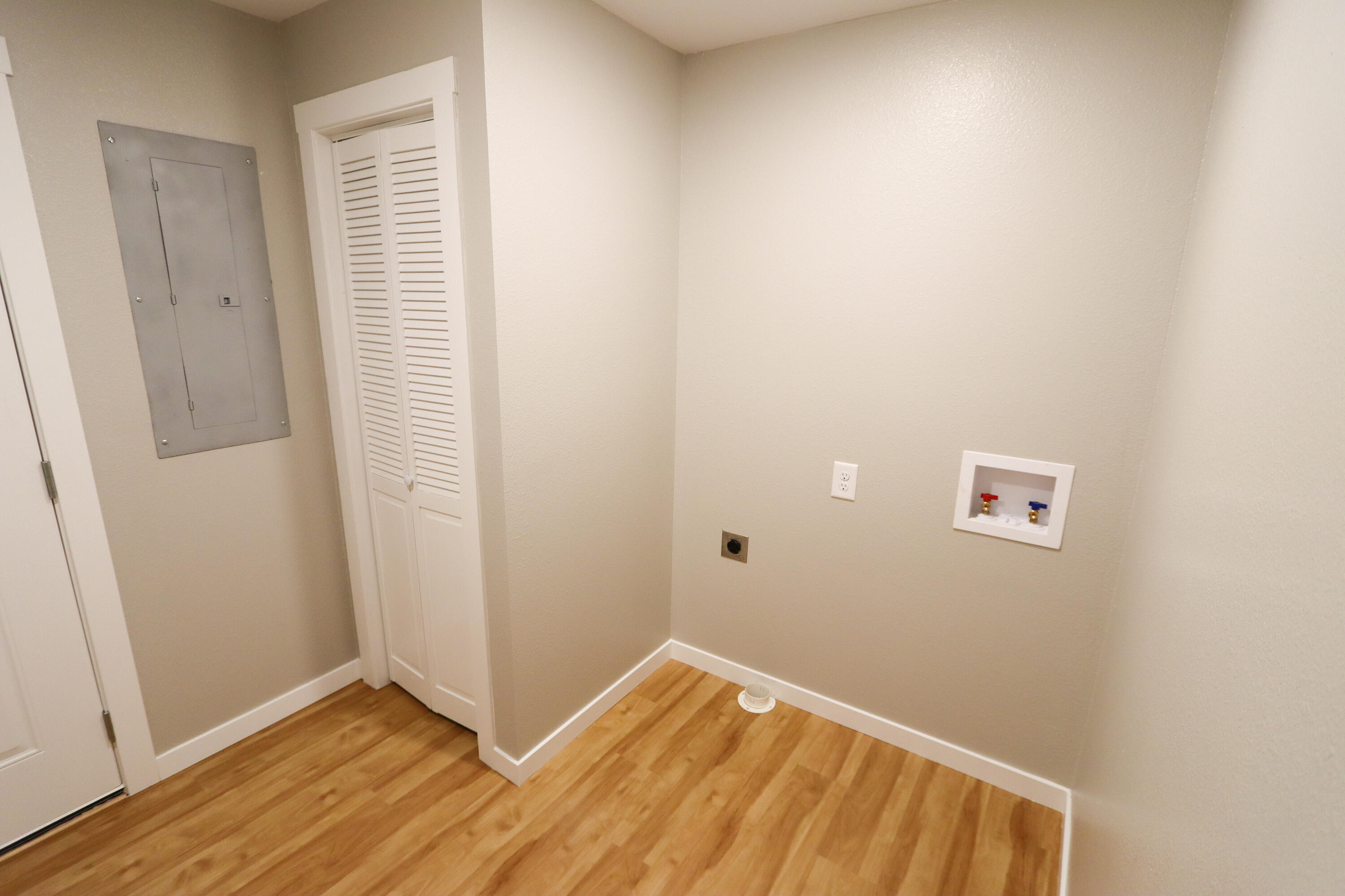 118 North Elgin Avenue Property Photo 24