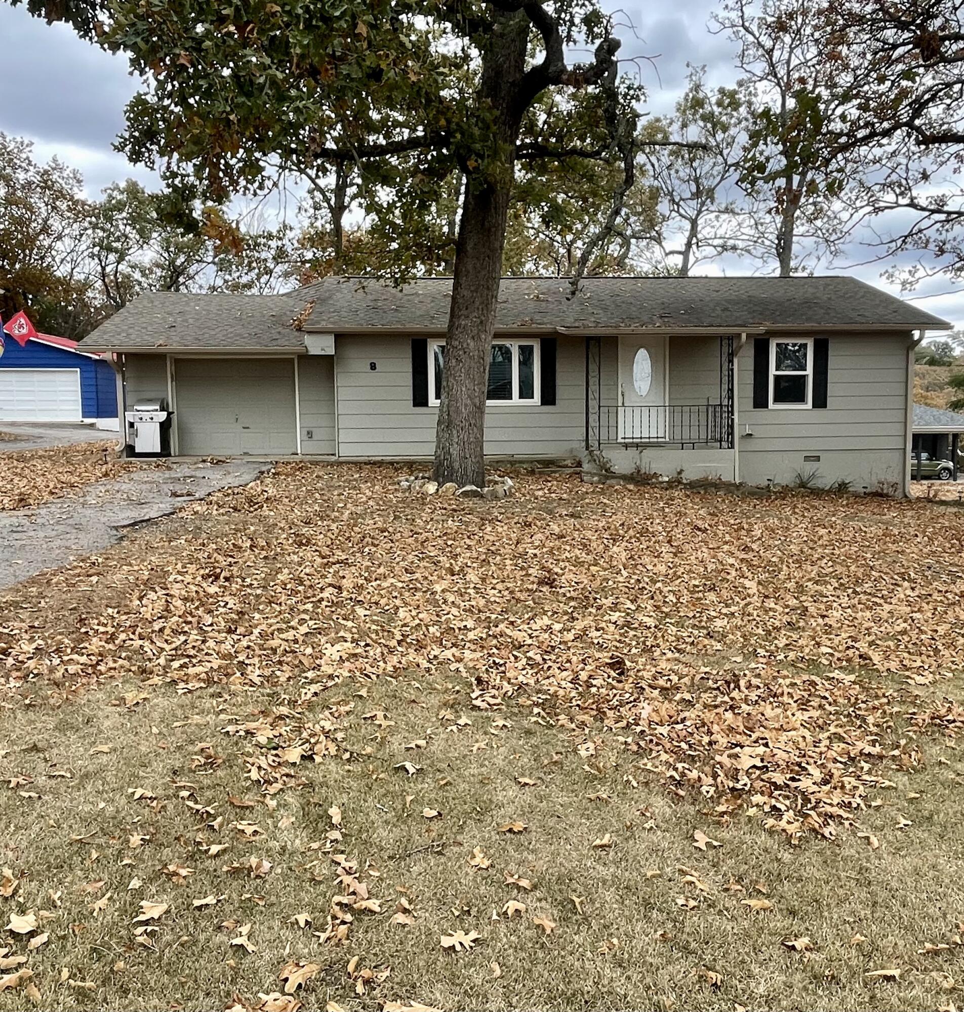 8 Golden Drive Property Photo 1