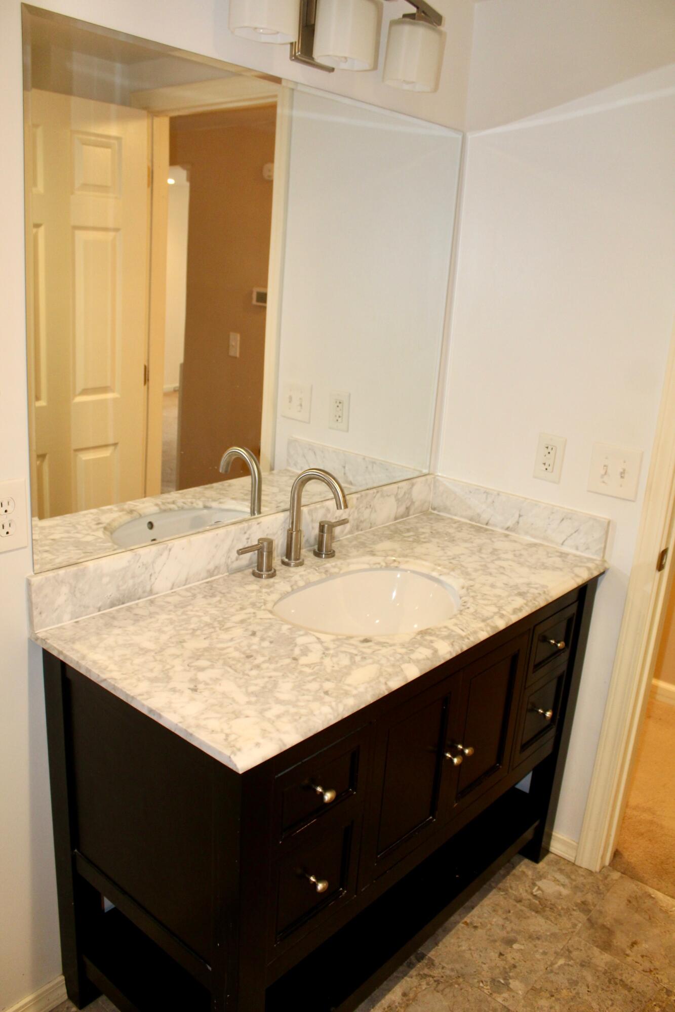 8 Golden Drive Property Photo 10