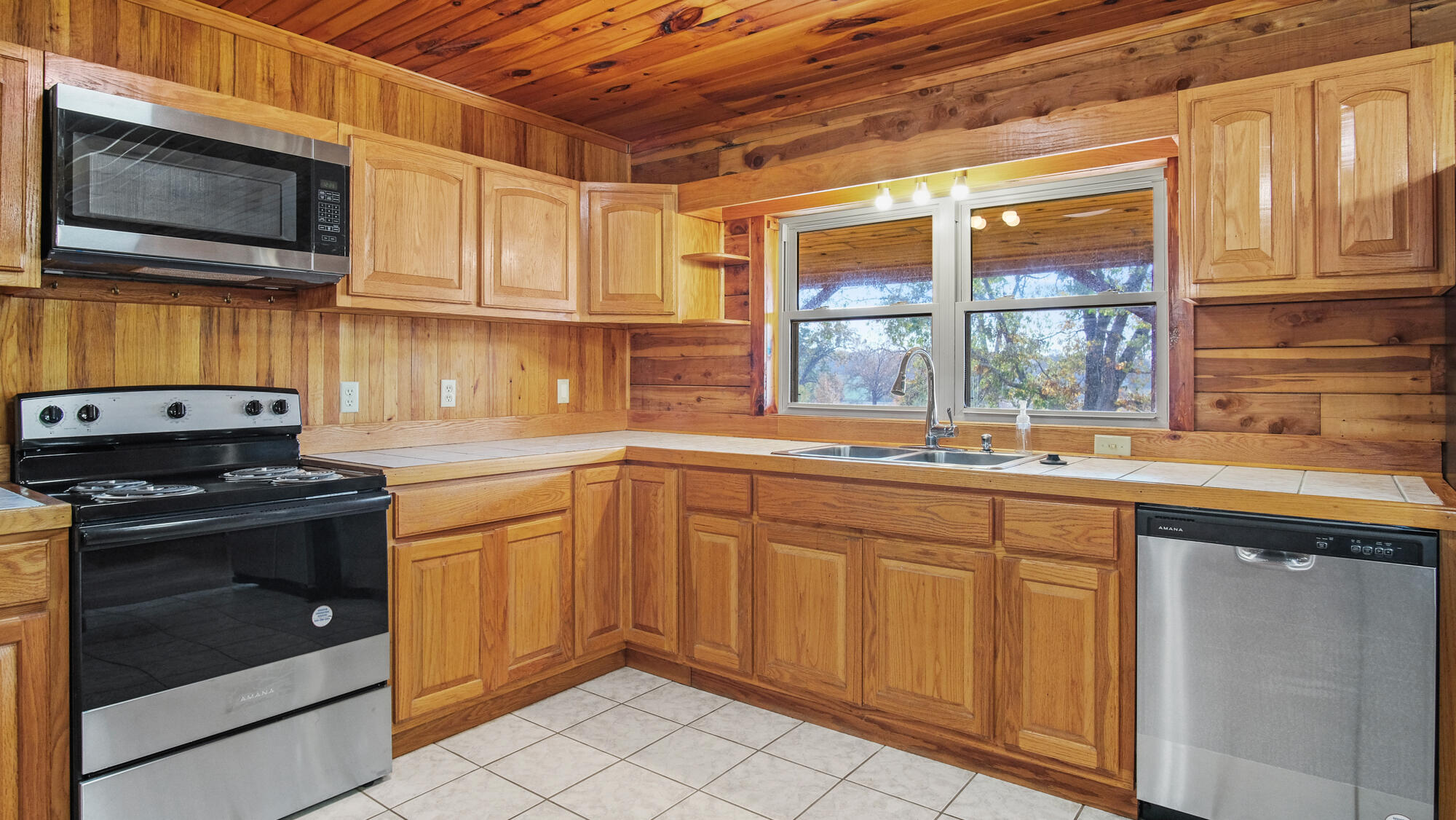7048 County Road 1320 Property Photo 11
