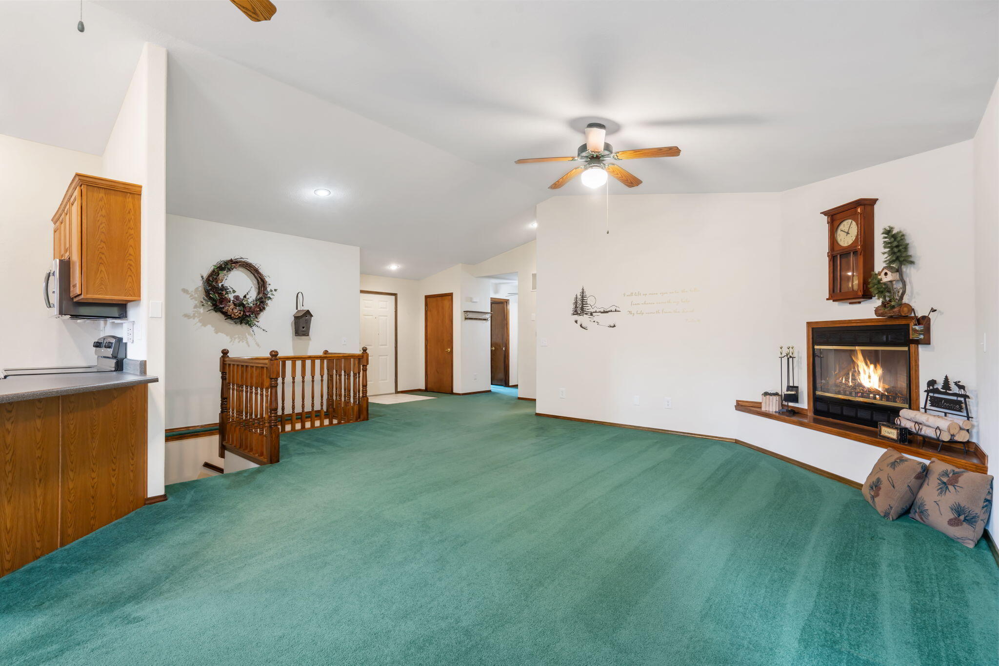 102 Sunny Lane Property Photo 4