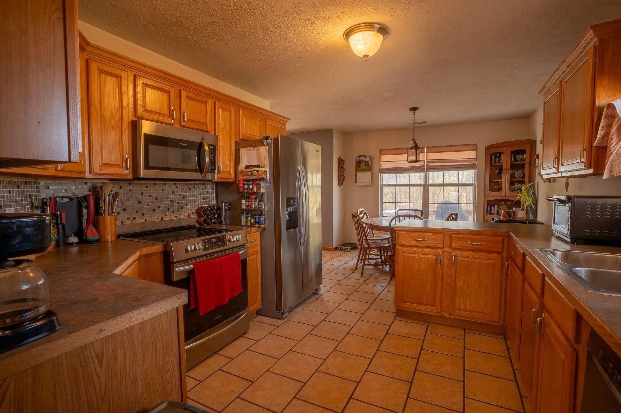 22239 Lawrence 1100 Property Photo 9
