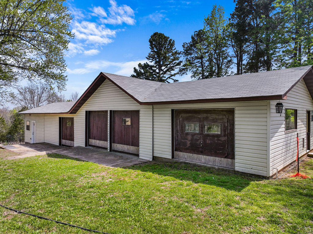 109 County Road 555b Property Photo 2
