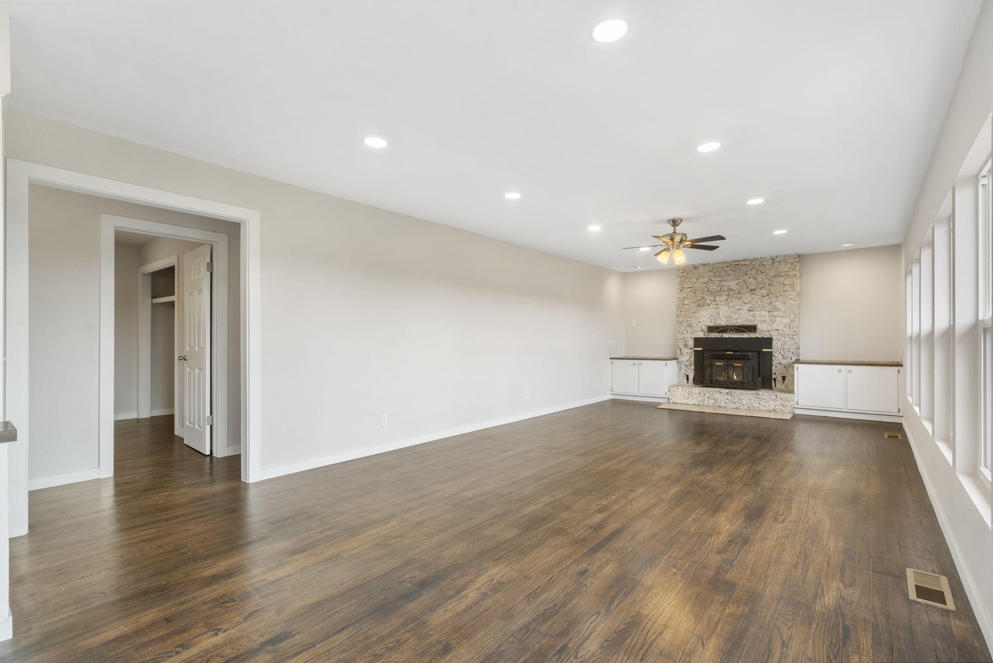 504 West Hensley Street Property Photo 4