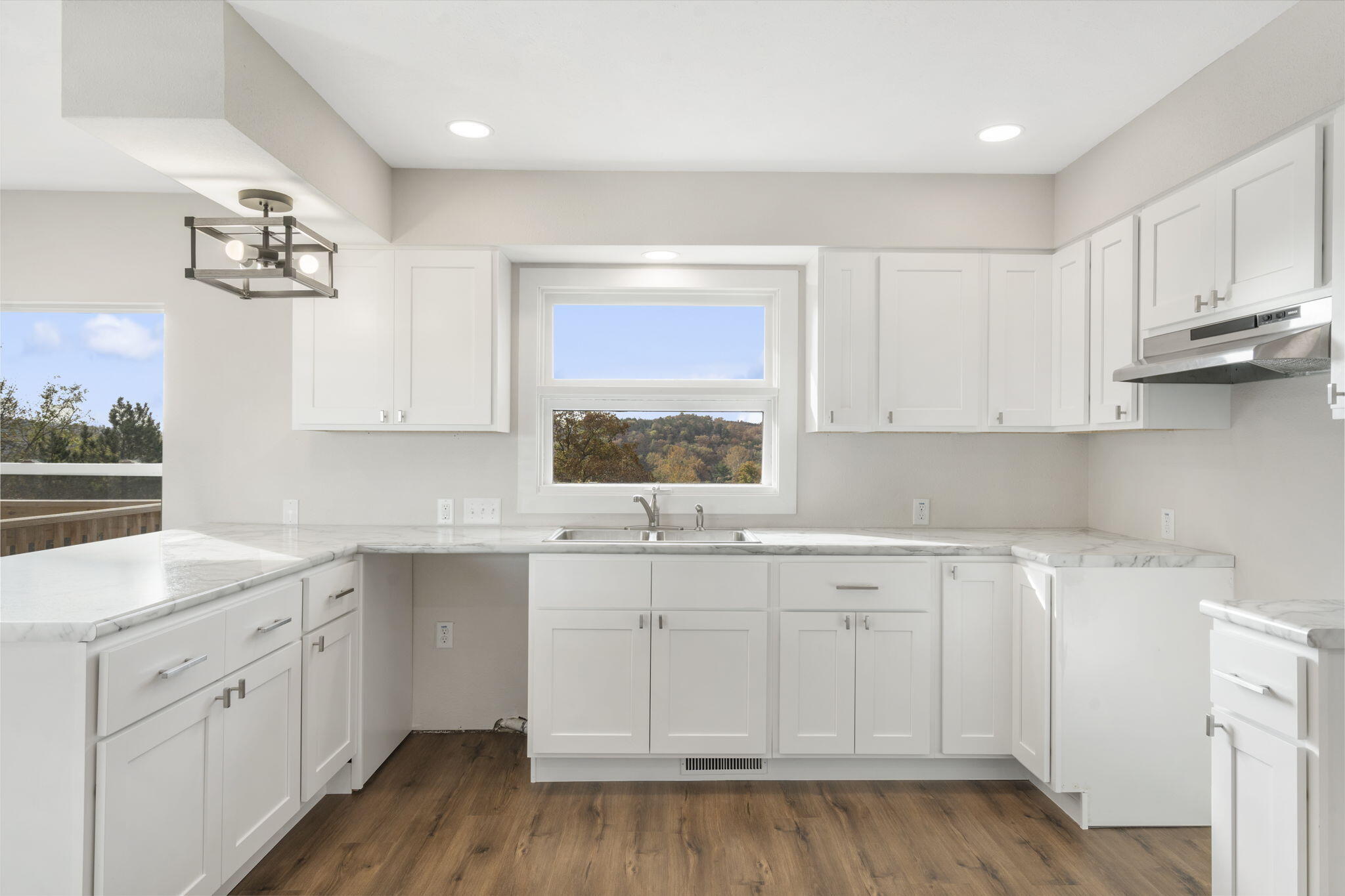 504 West Hensley Street Property Photo 10