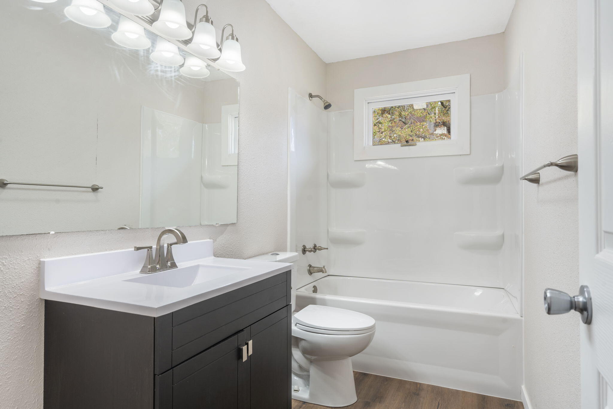 504 West Hensley Street Property Photo 12