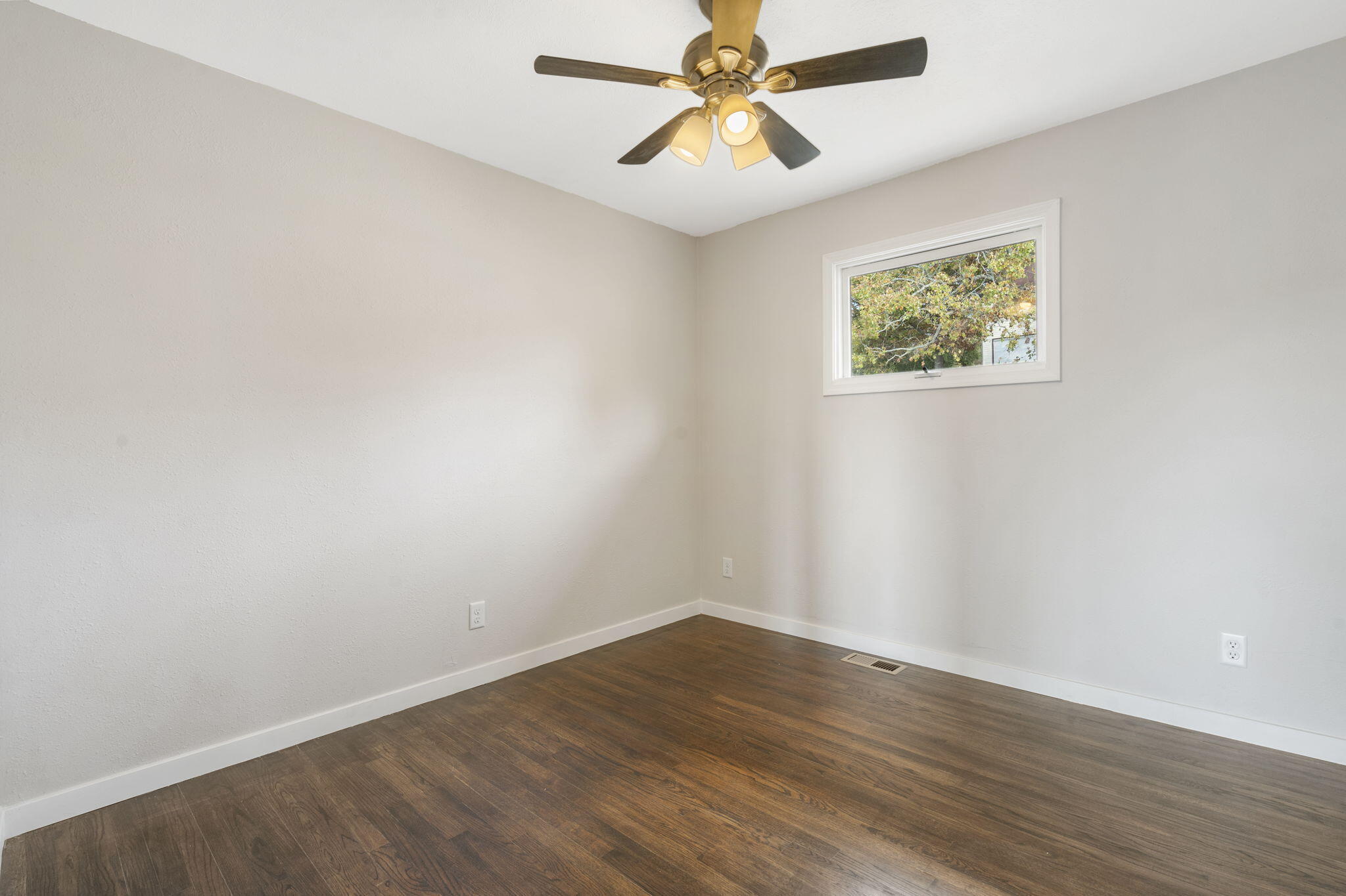 504 West Hensley Street Property Photo 15