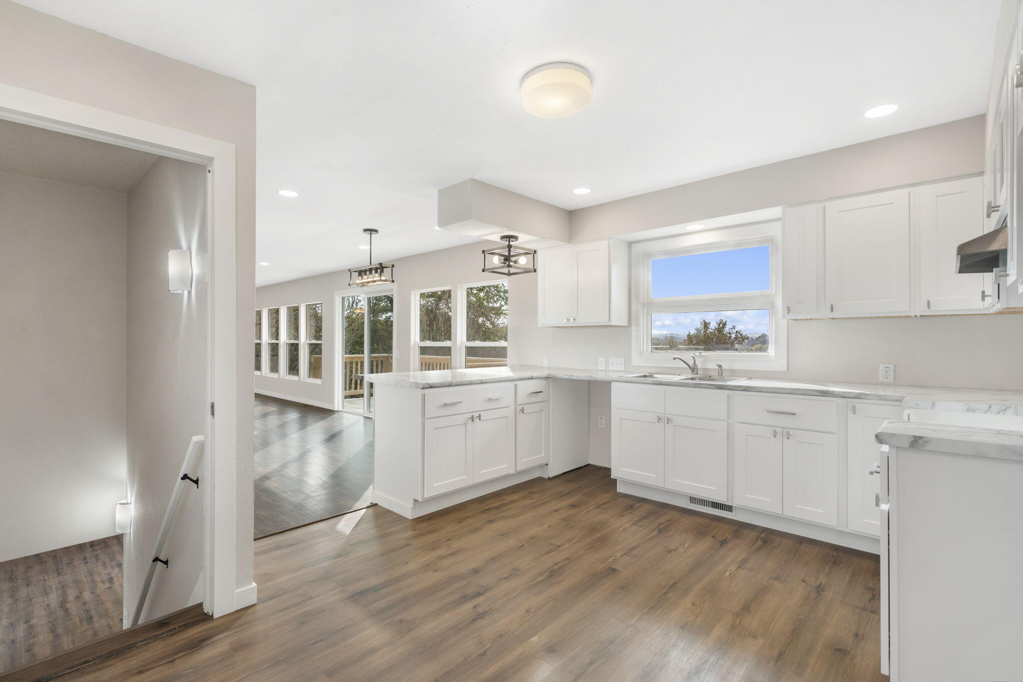 504 West Hensley Street Property Photo 16