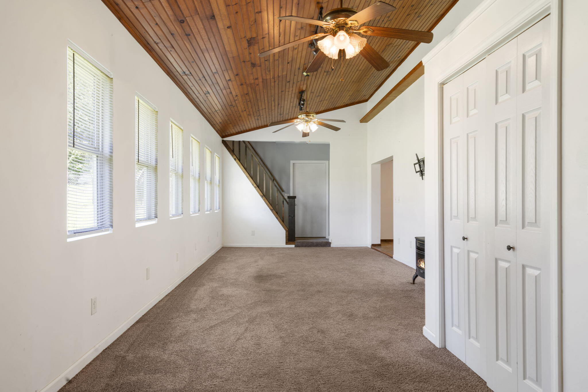 213 4th Street Property Photo 5