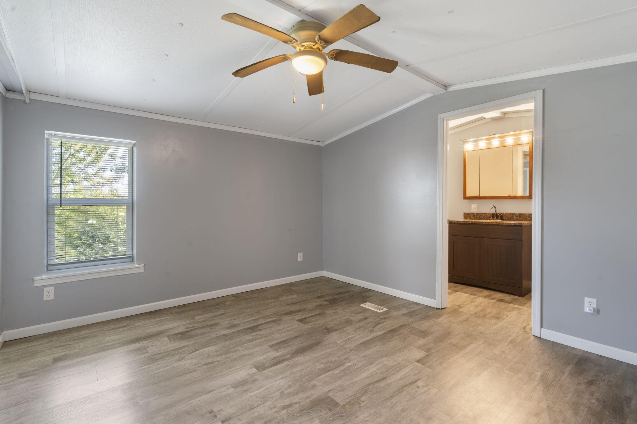 213 4th Street Property Photo 17
