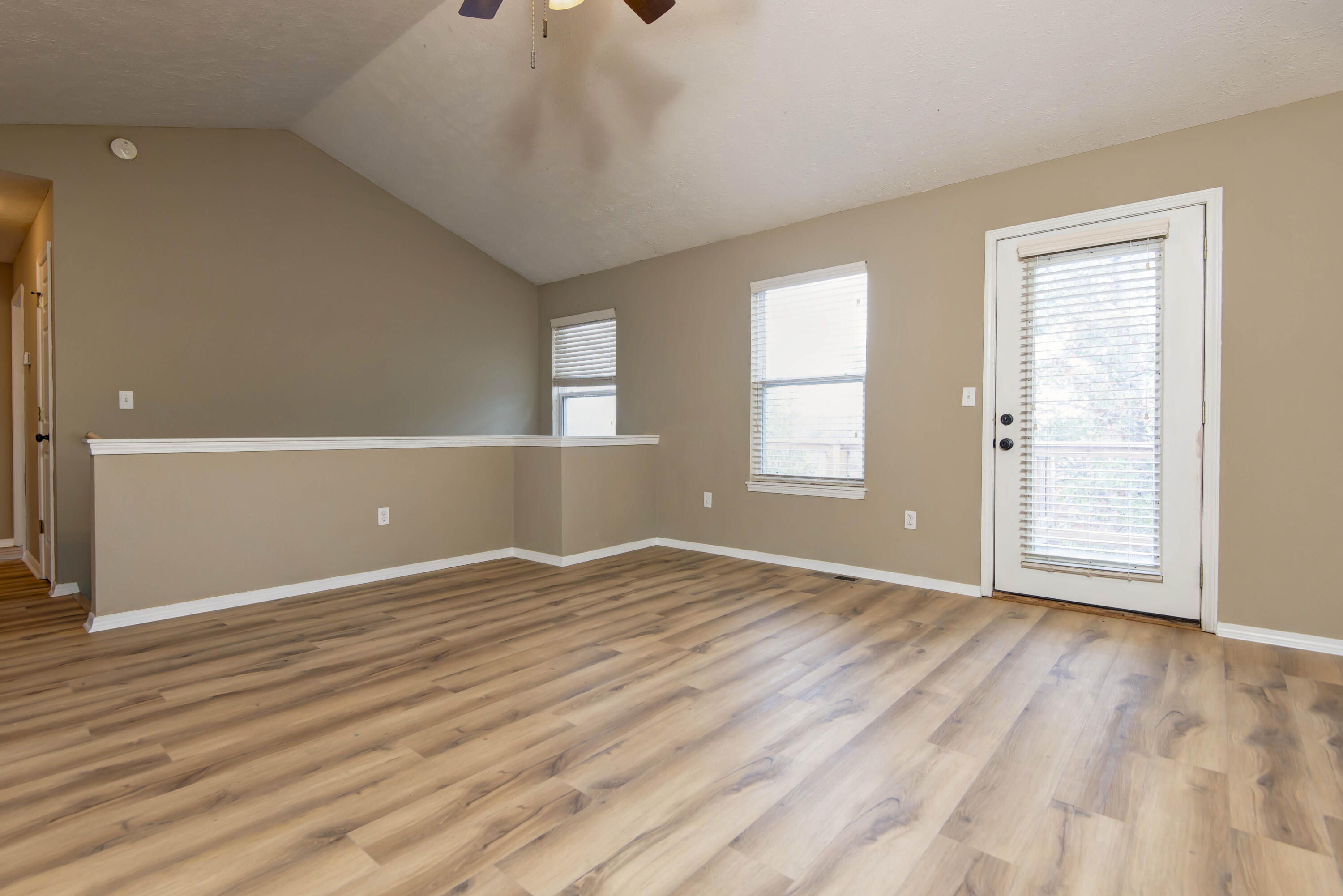 81 Clear Cove Drive Property Photo 6
