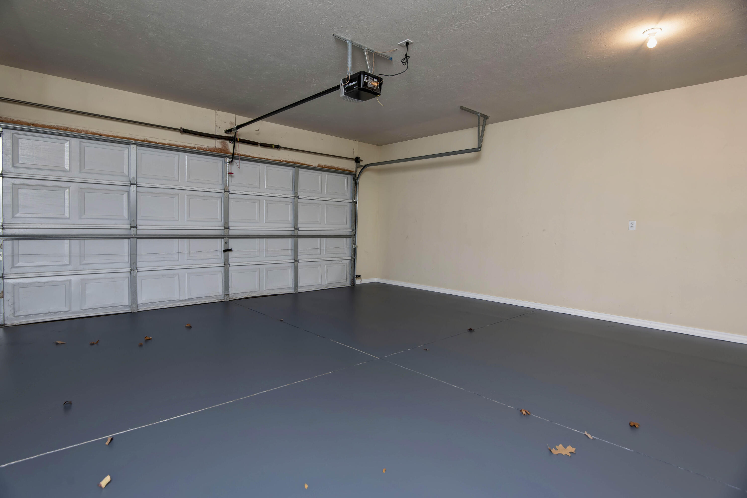 81 Clear Cove Drive Property Photo 13