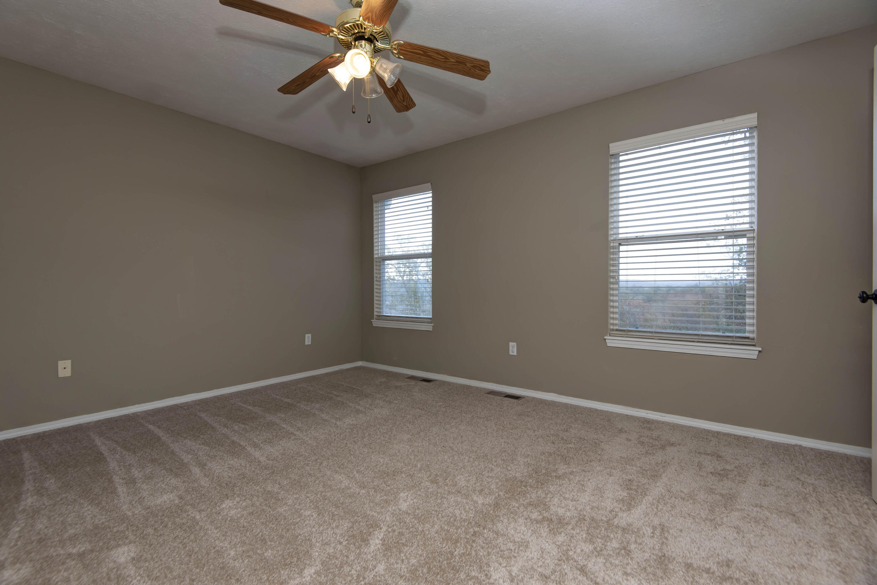 81 Clear Cove Drive Property Photo 17