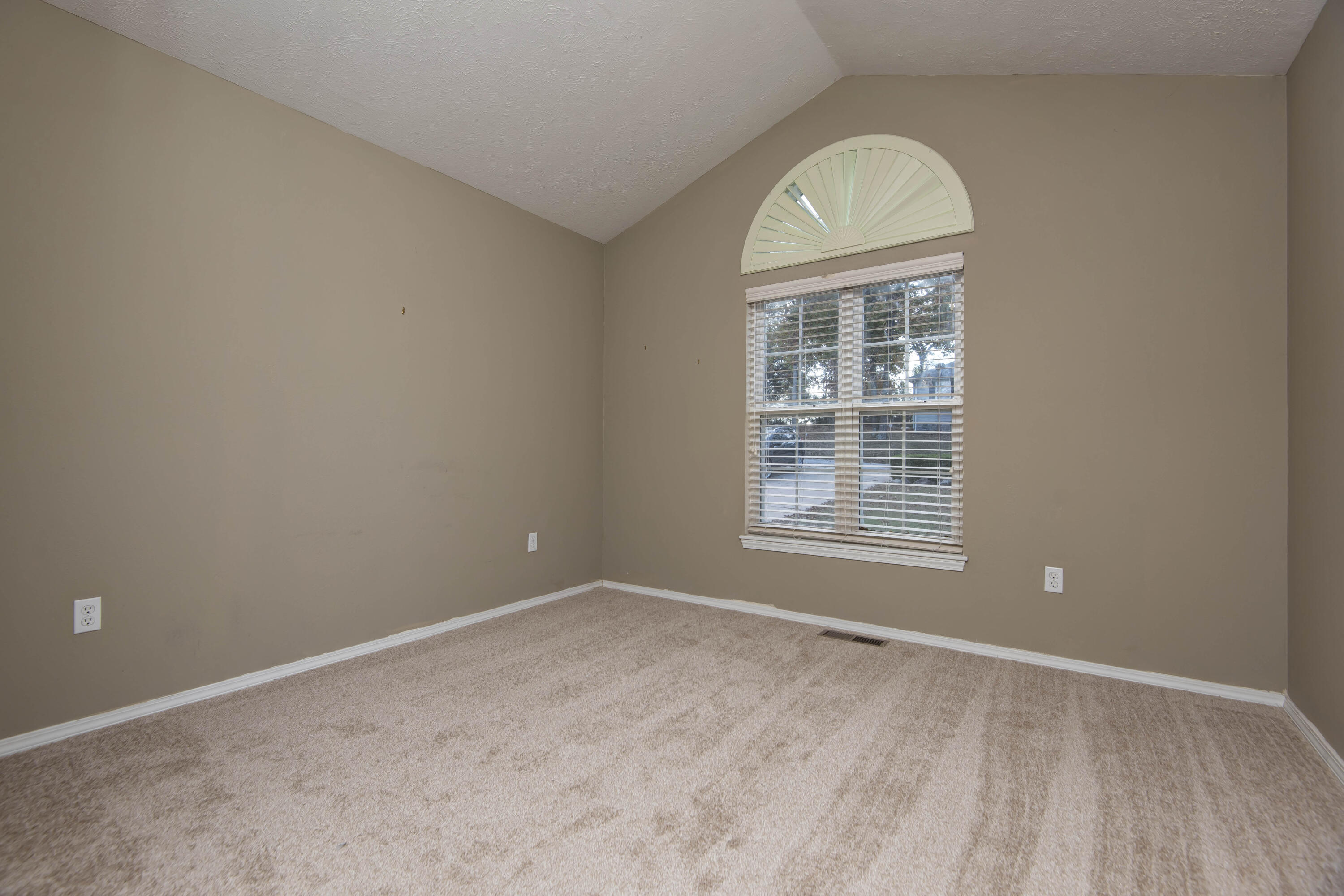 81 Clear Cove Drive Property Photo 22