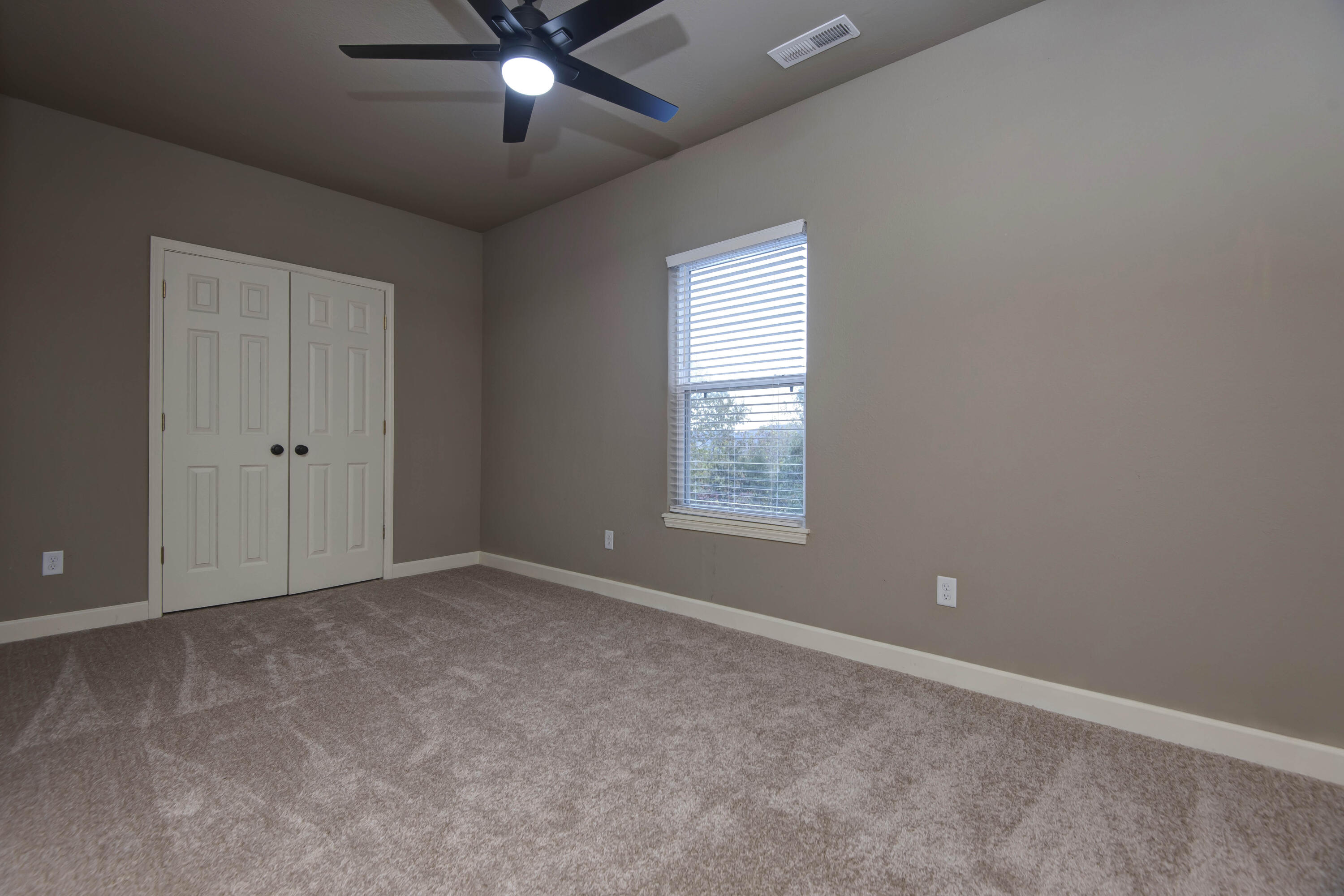 81 Clear Cove Drive Property Photo 25