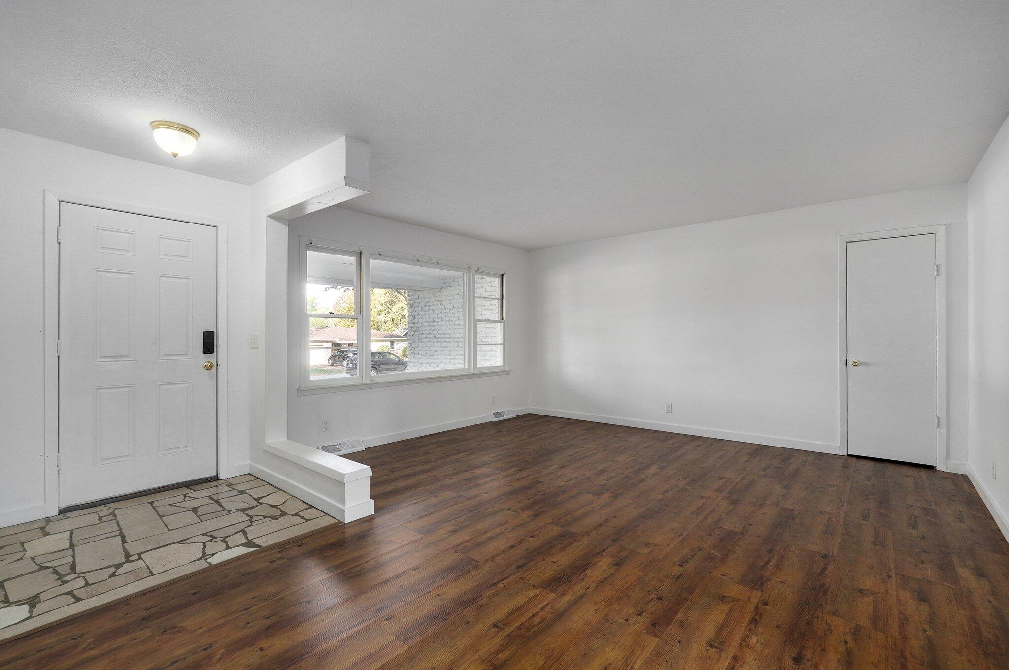 1520 South St Charles Avenue Property Photo 6