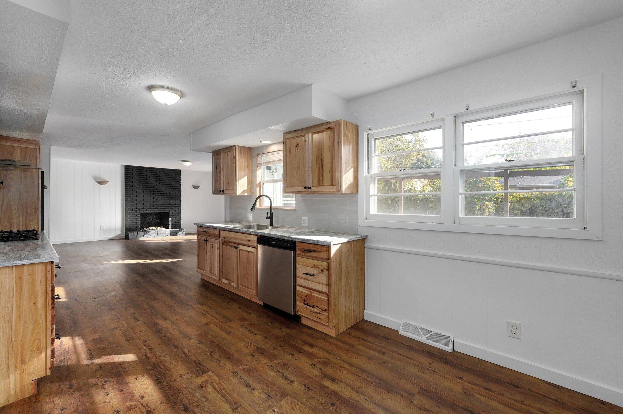 1520 South St Charles Avenue Property Photo 8