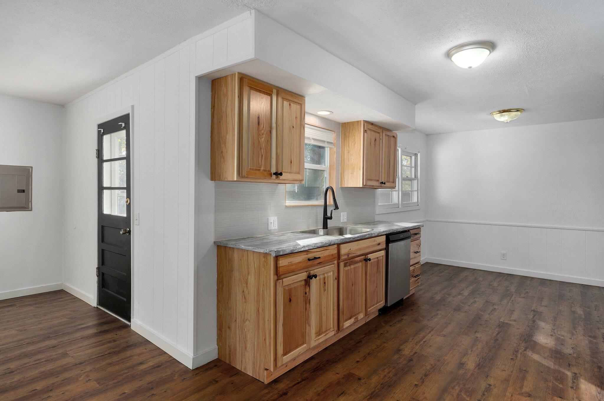 1520 South St Charles Avenue Property Photo 12