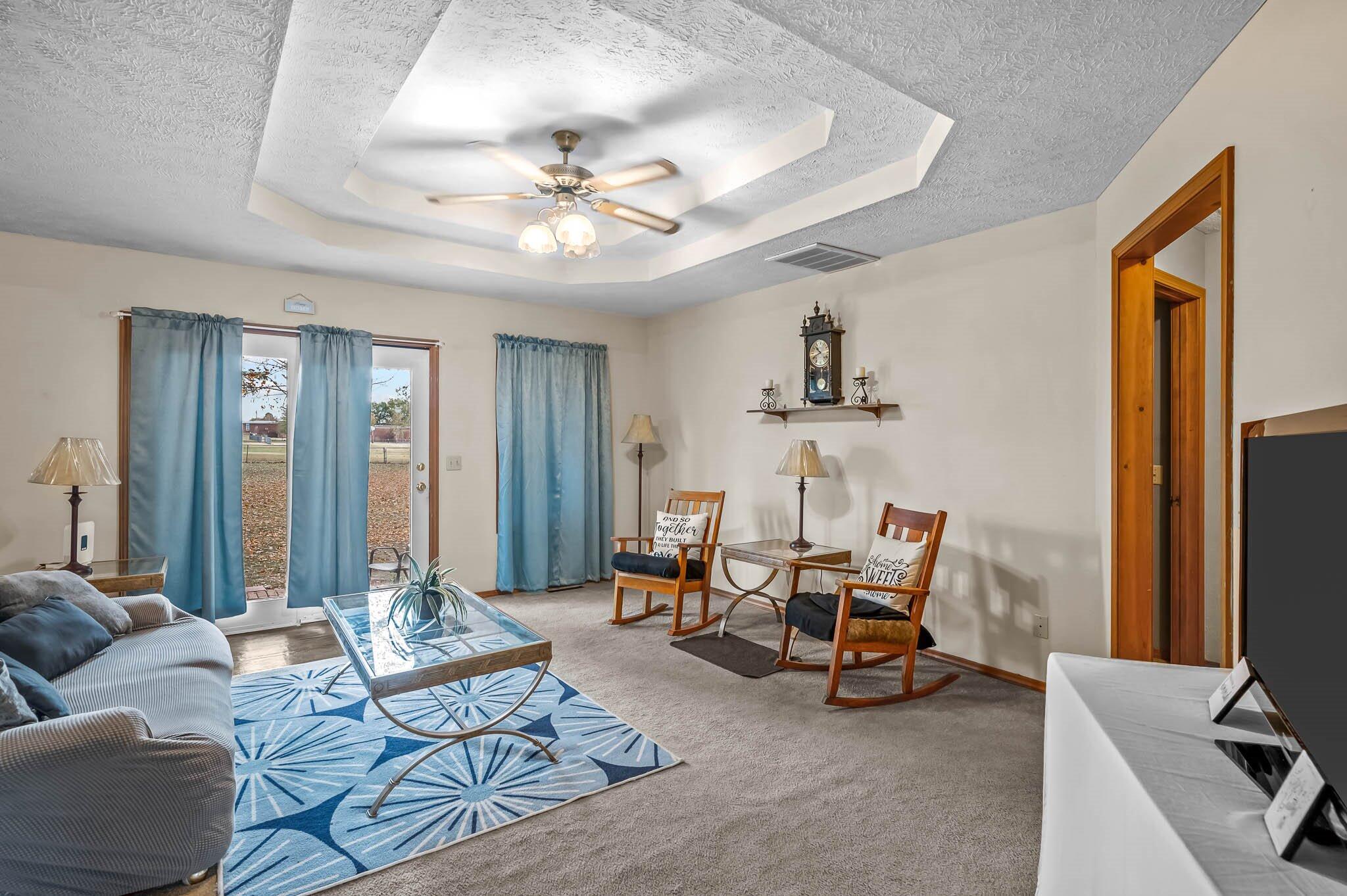 104 South Inmon Street Property Photo 4