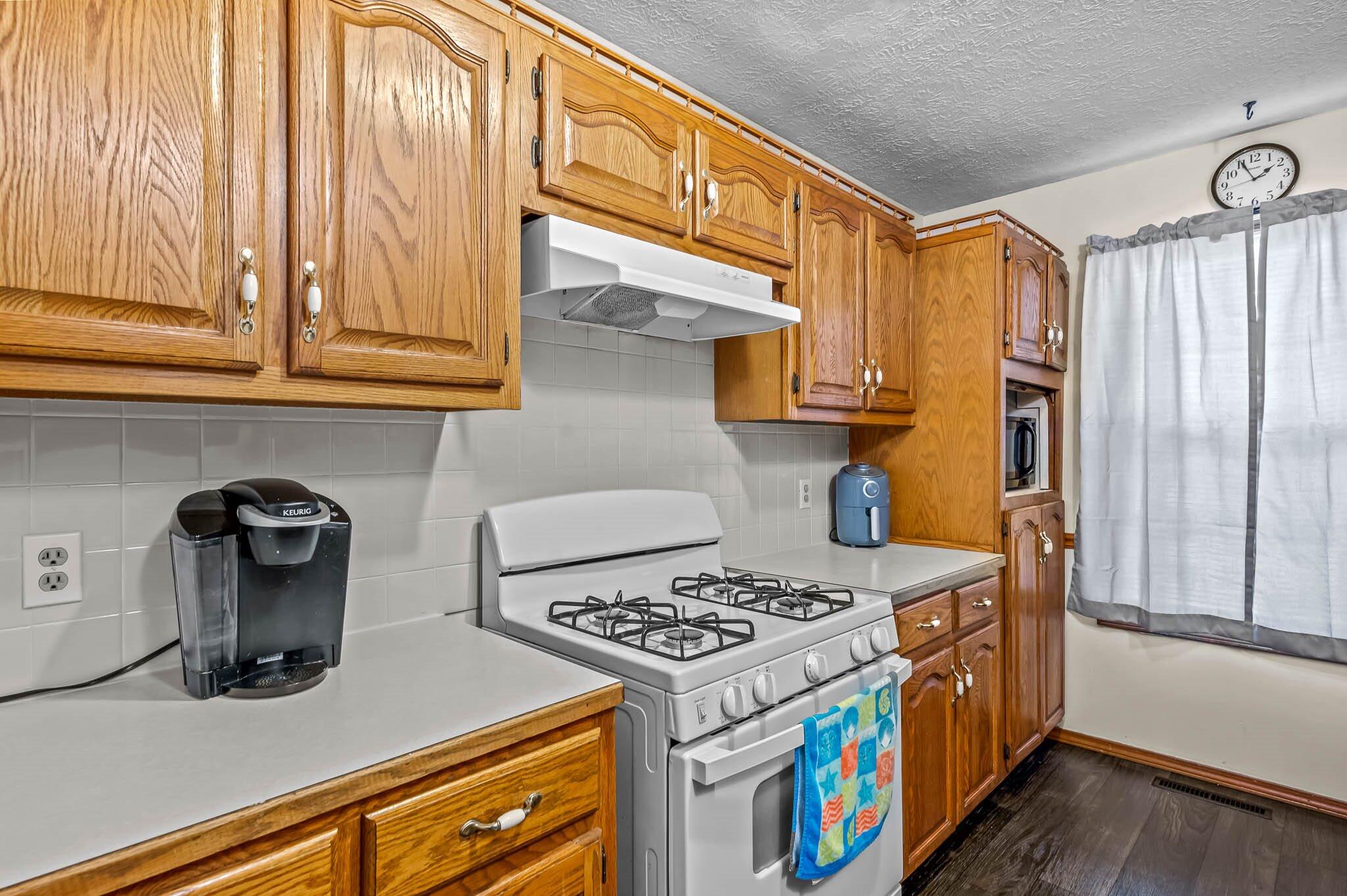 104 South Inmon Street Property Photo 11