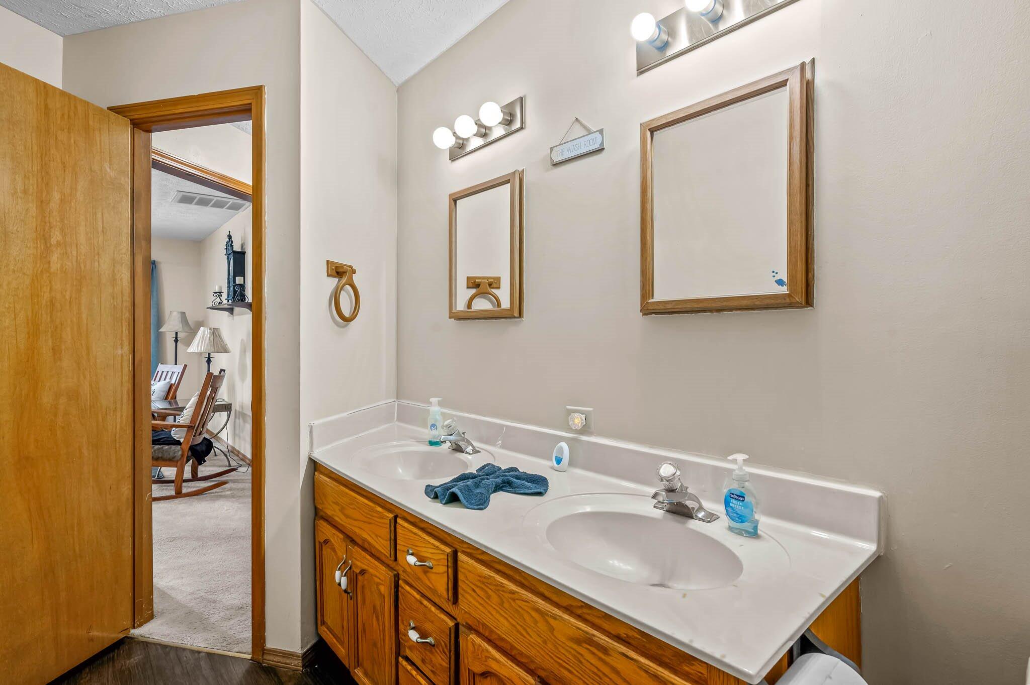 104 South Inmon Street Property Photo 17