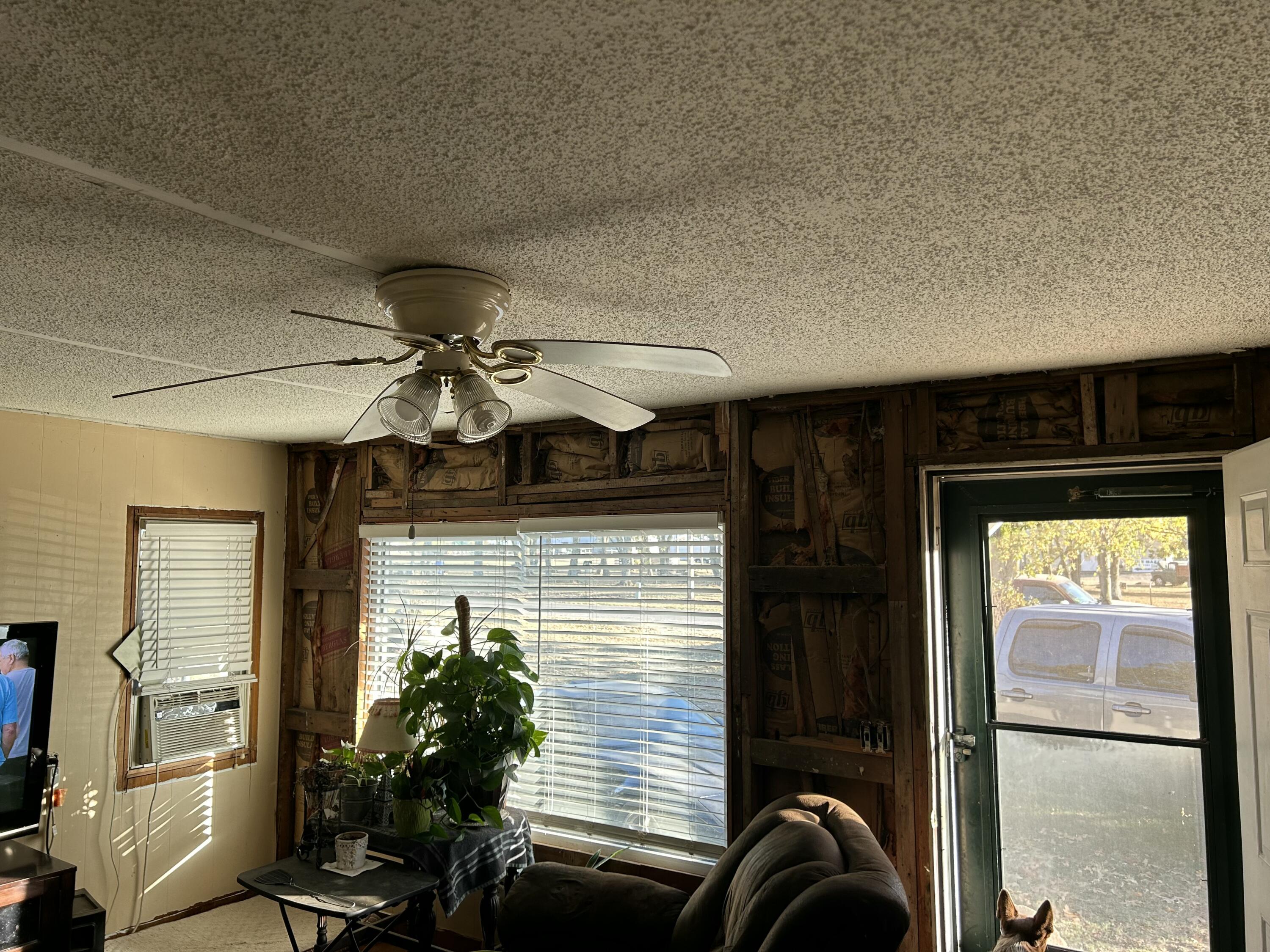 20600 Lawrence 2200 Property Photo 3