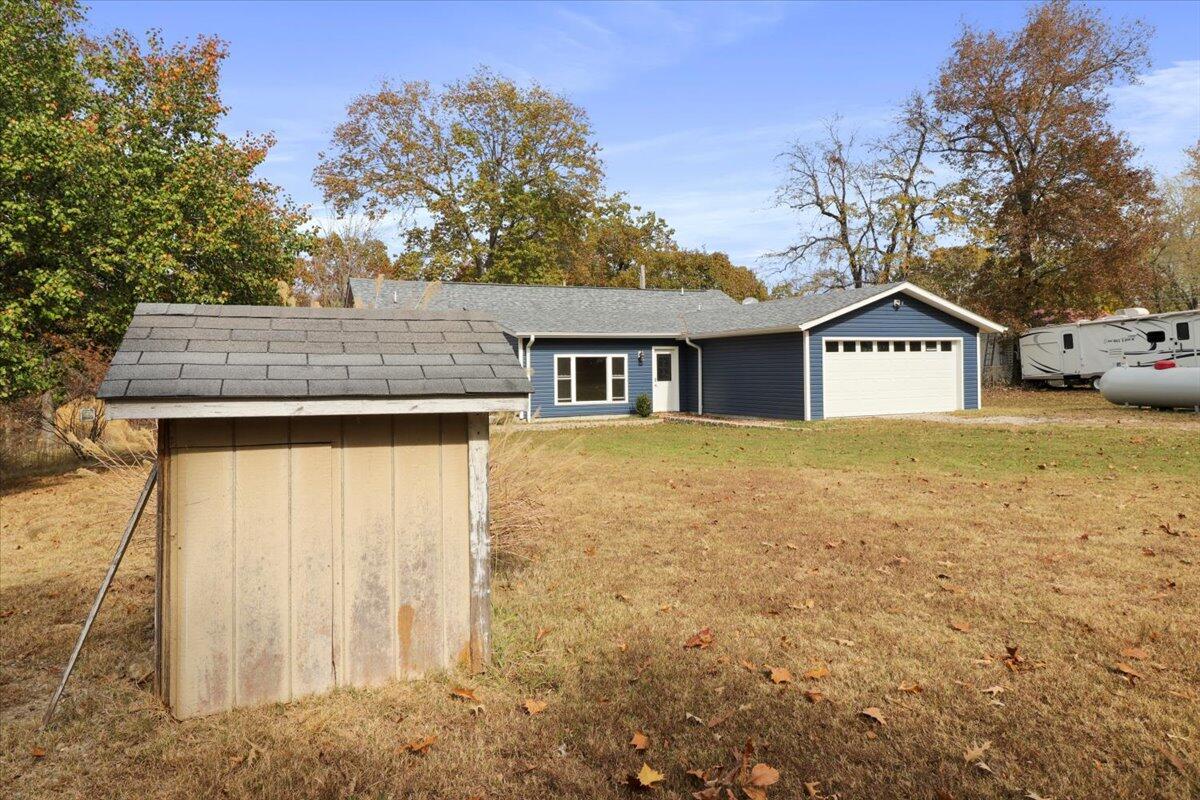 250 Morse Avenue Property Photo 4