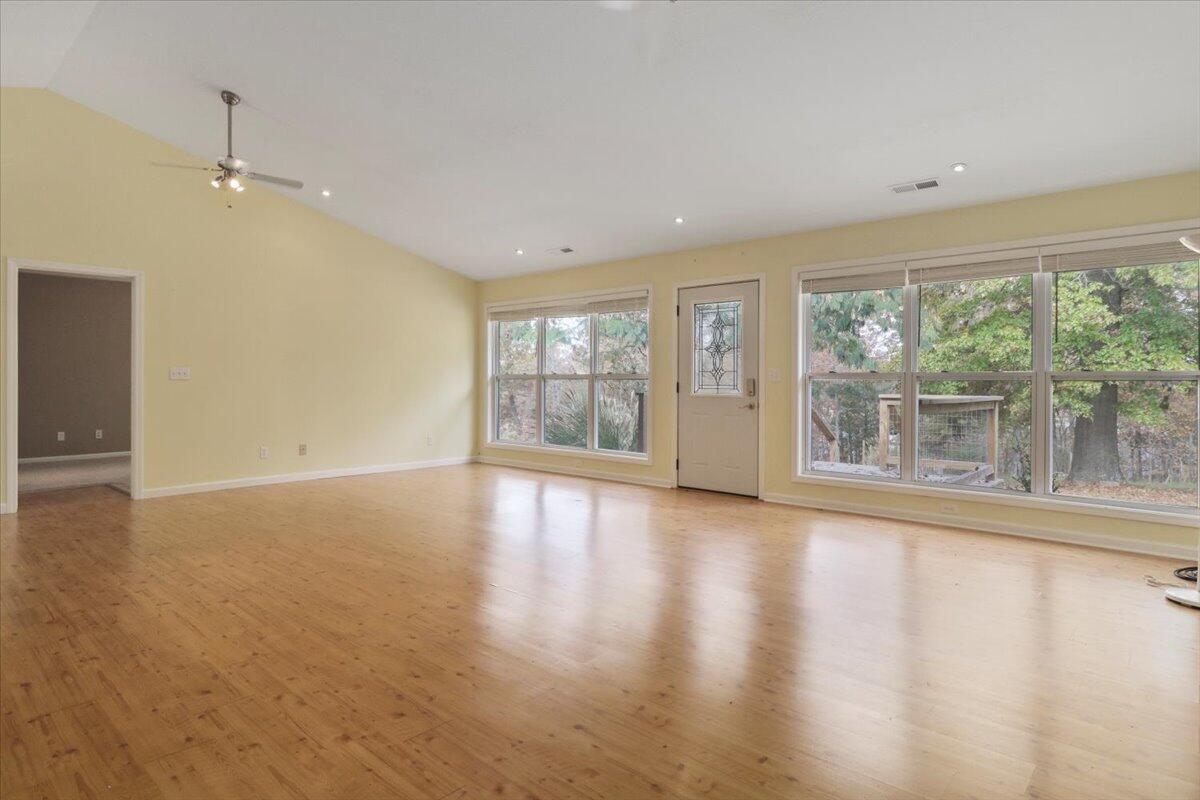 250 Morse Avenue Property Photo 5