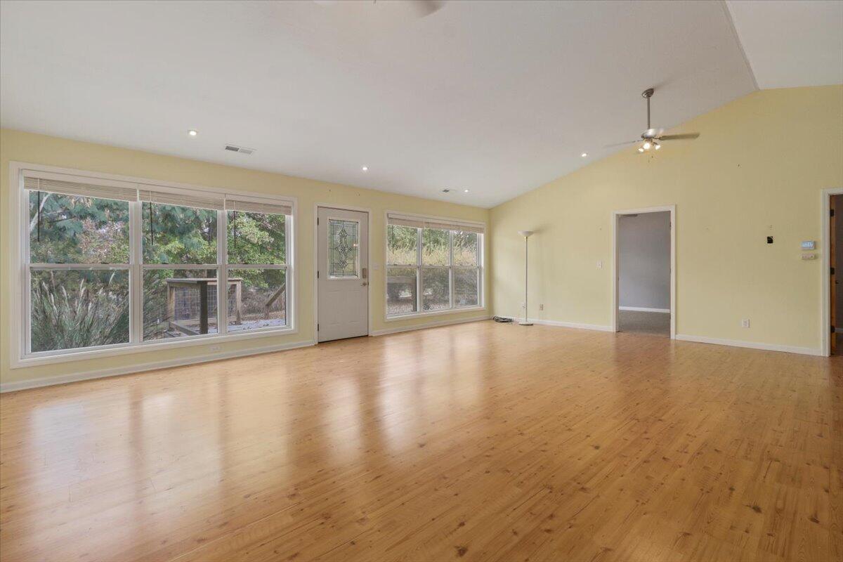 250 Morse Avenue Property Photo 6