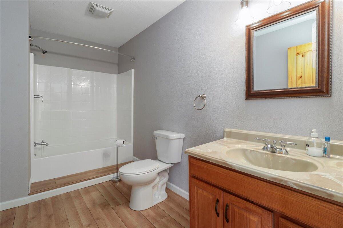 250 Morse Avenue Property Photo 18