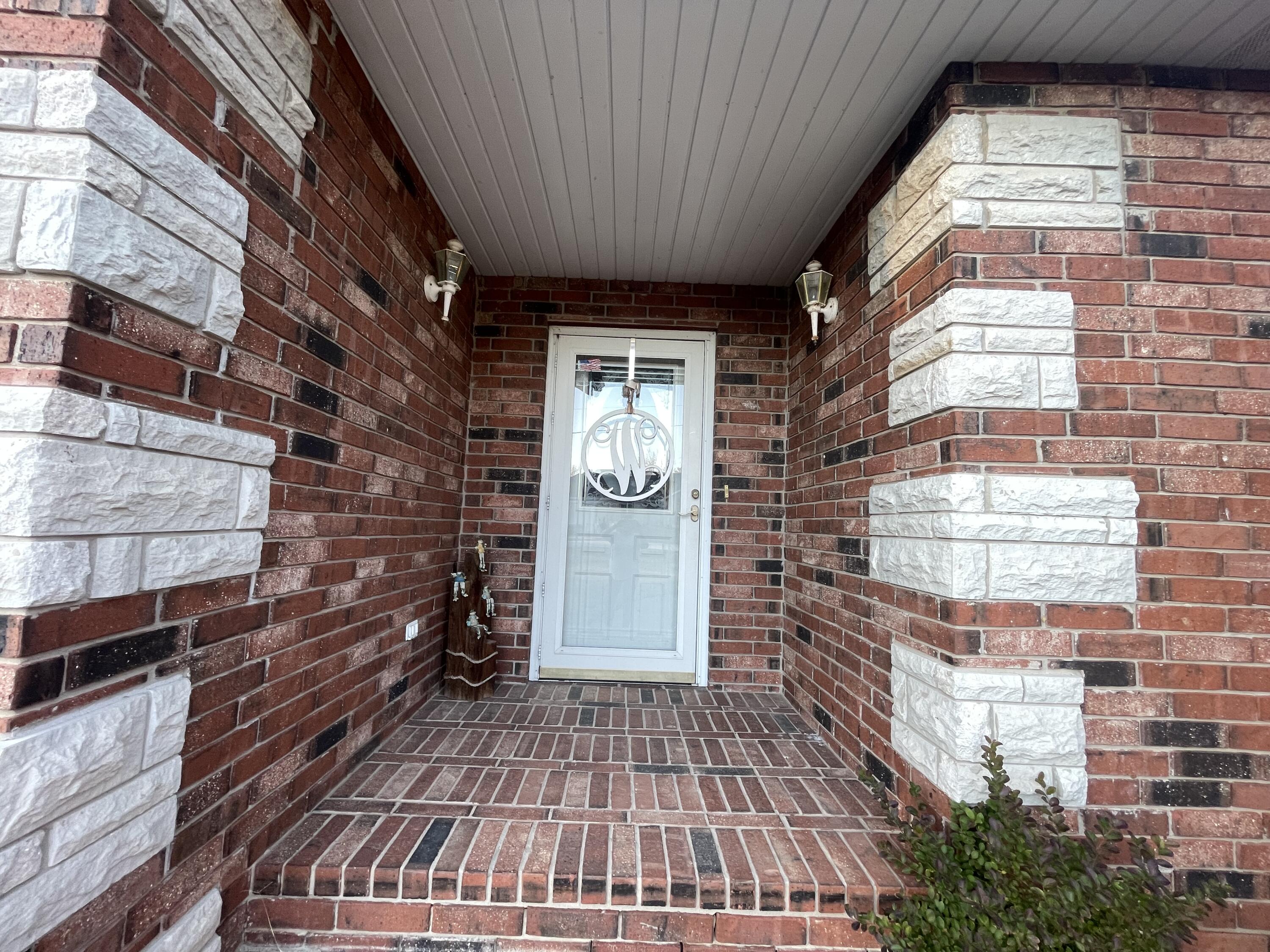 2403 Lamborn Lane Property Photo 3