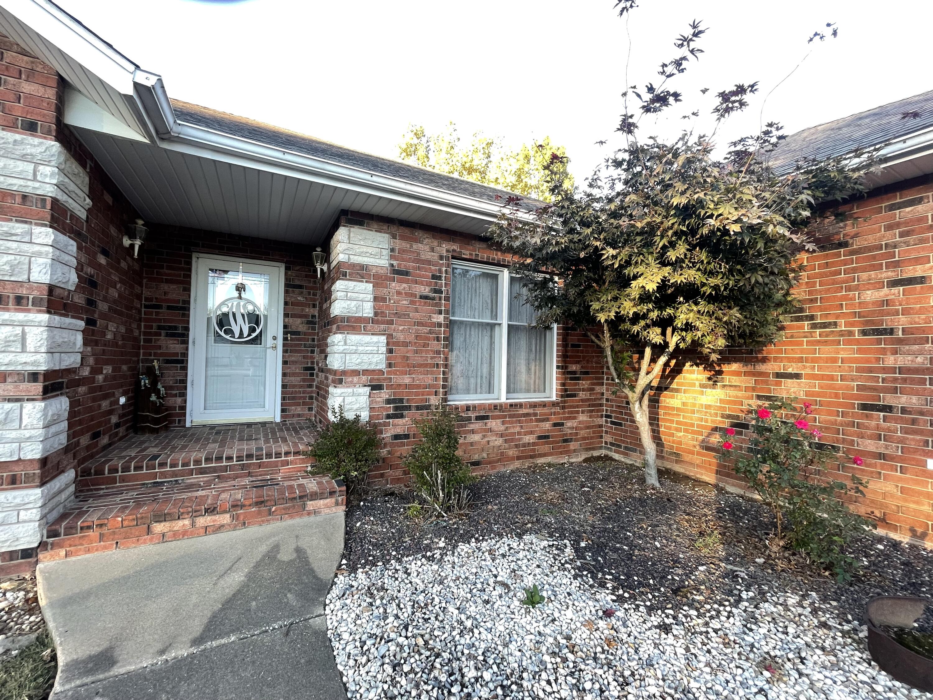 2403 Lamborn Lane Property Photo 6